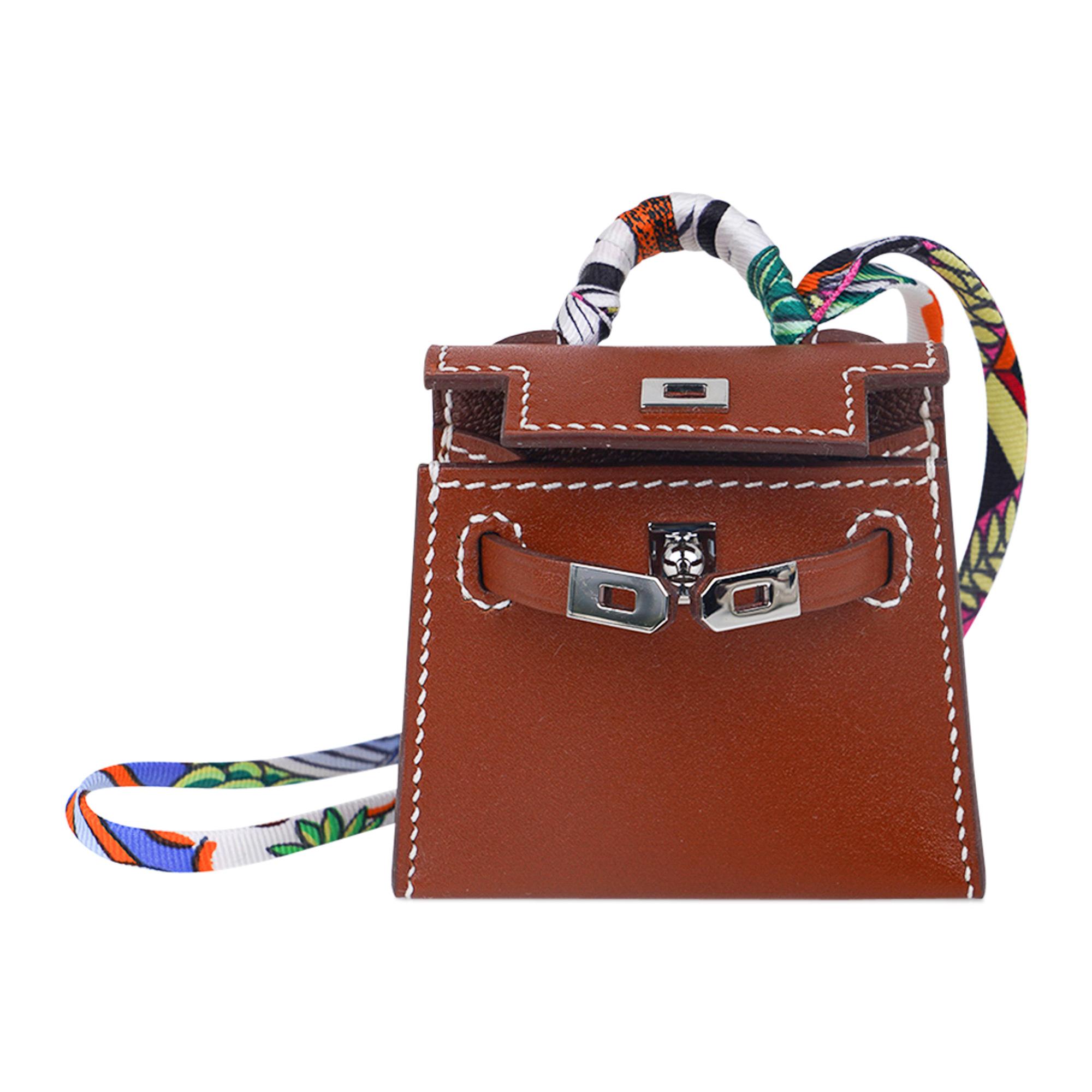 Hermes Kelly Twilly Bag Charm Fauve w/ Palladium Tadelakt Leather New w/Box In New Condition For Sale In Miami, FL