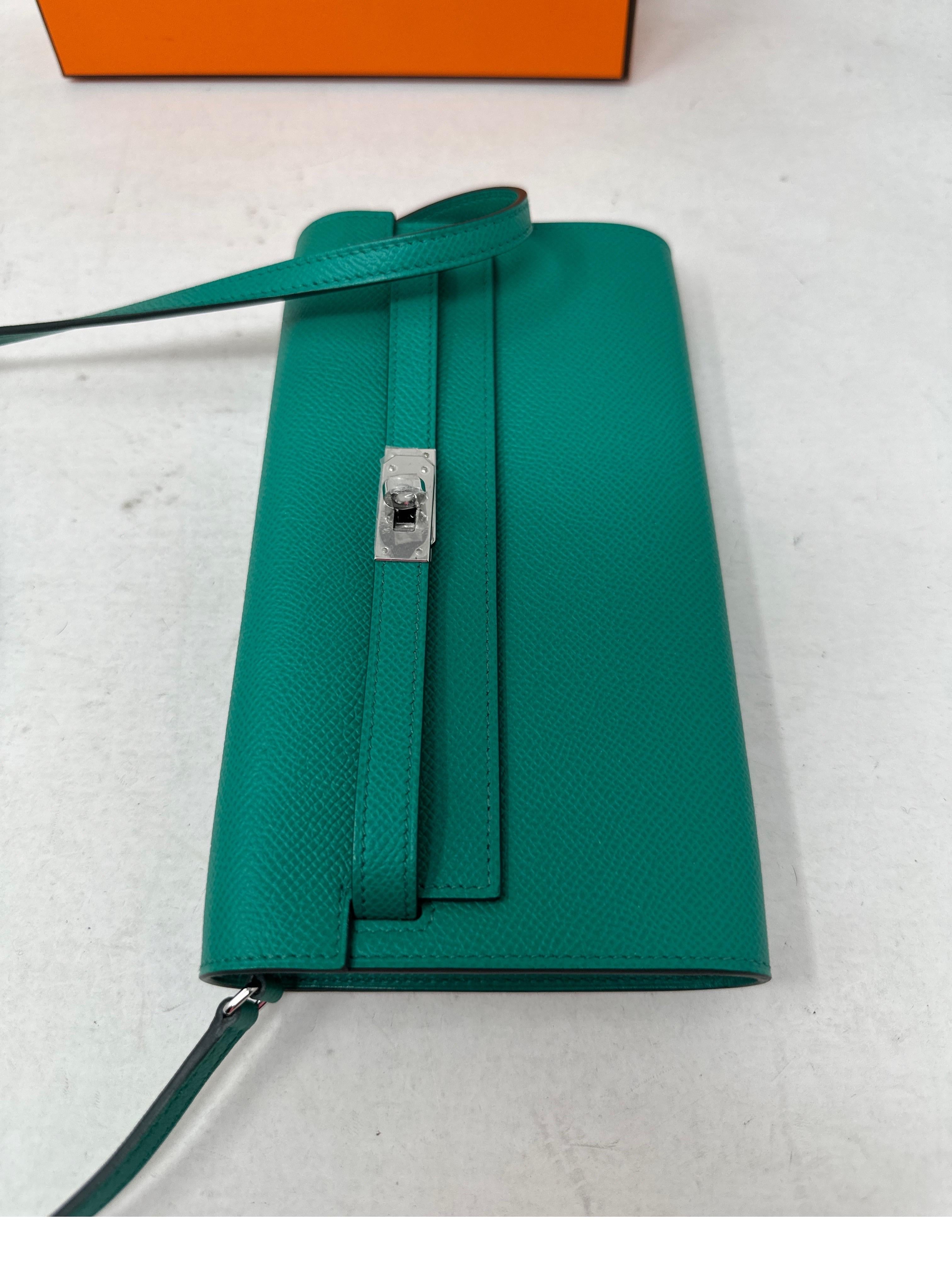 Hermes Kelly Wallet To Go Vert Crossbody Bag  1