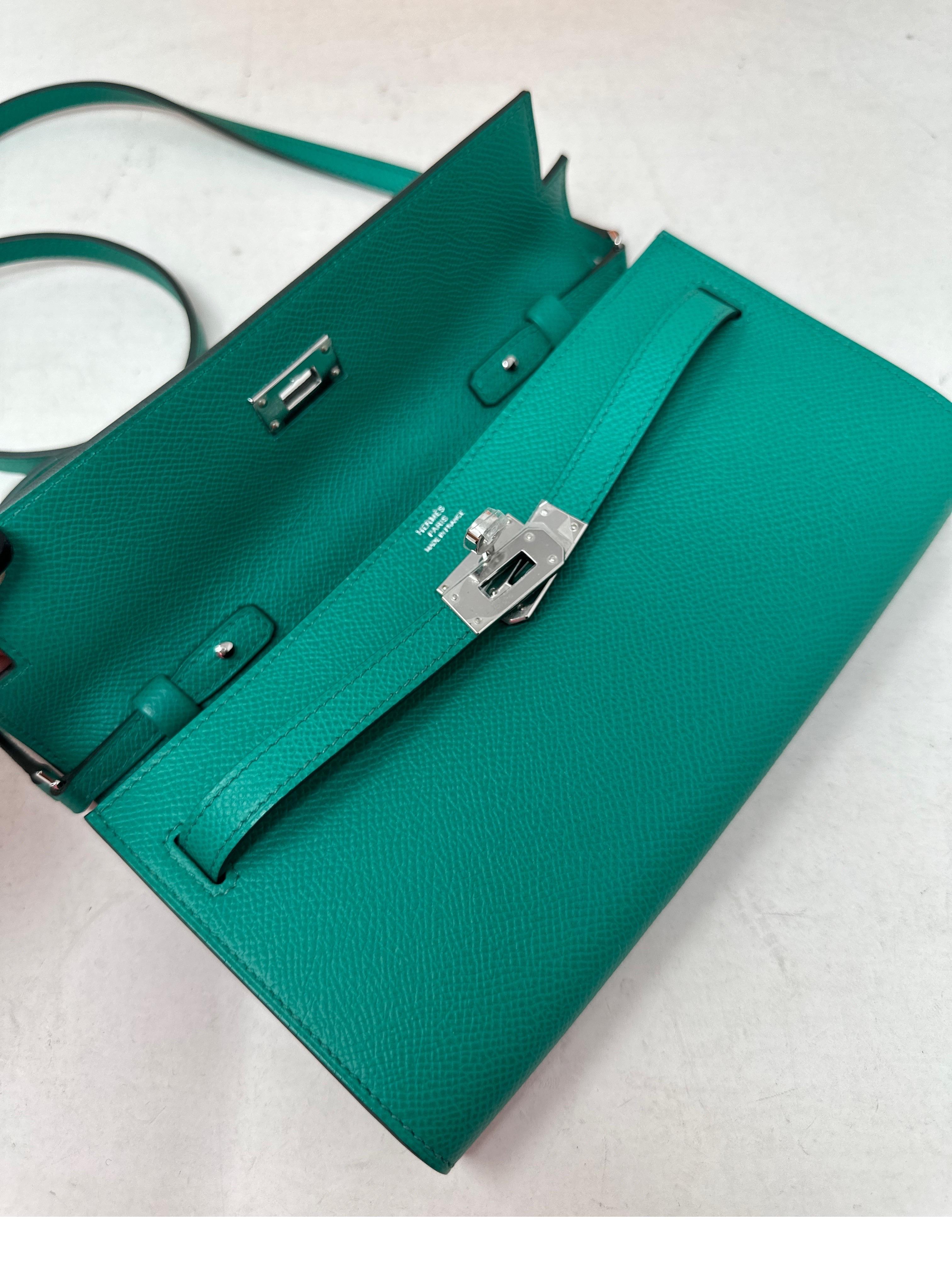 Hermes Kelly Wallet To Go Vert Crossbody Bag  3