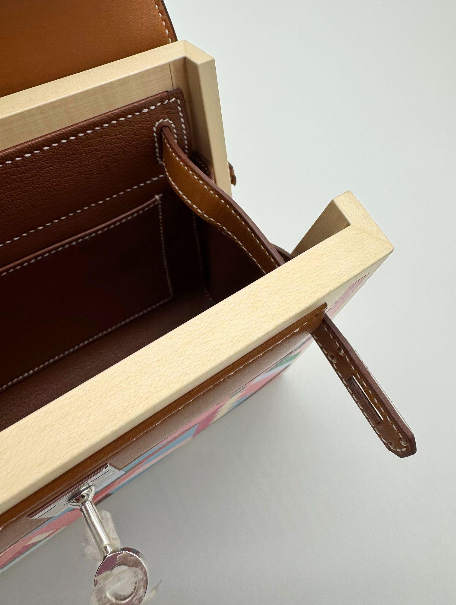 Hermes Kelly Wood Perspective 22 Cavaliere Multicolor NEW im Angebot 7