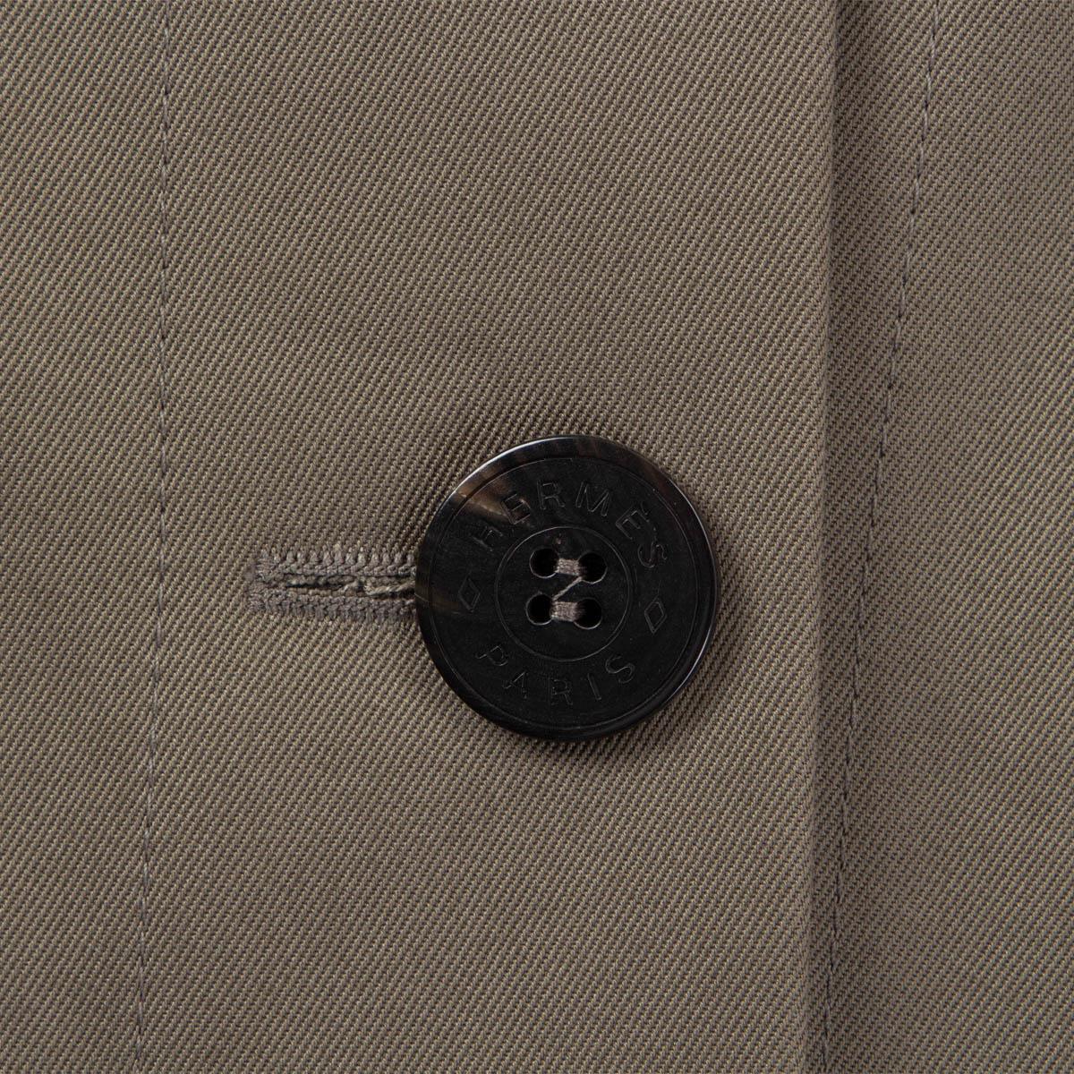HERMÈS - Manteau imperméable ceinturé en gaberdine de coton kaki gren, 2018, taille 34 XXS 1