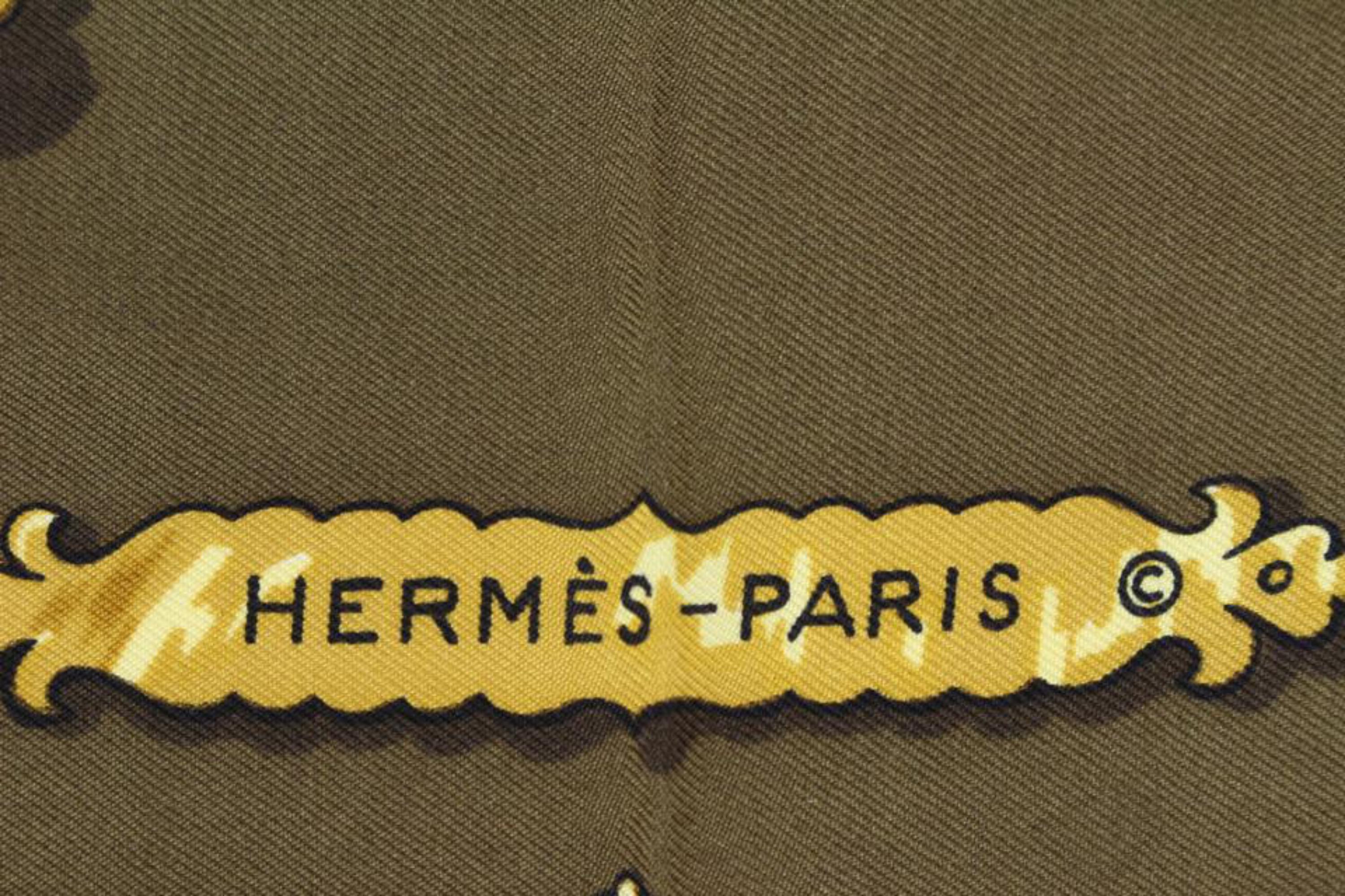 Hermès Khaki Olive Green x Gold x Red Ferronnerie Silk Scarf 90 1h34s For Sale 3