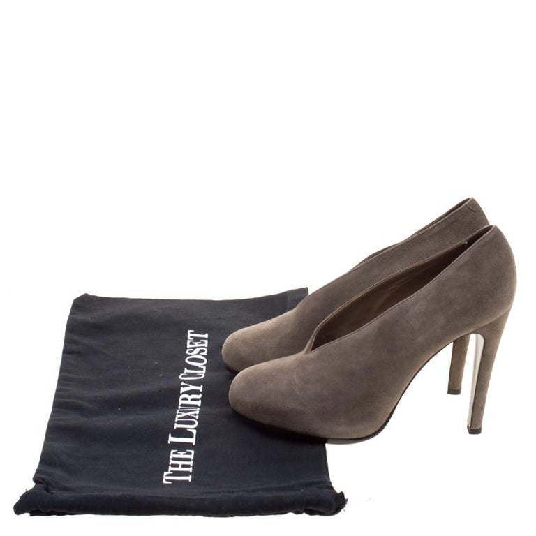 khaki canvas pumps