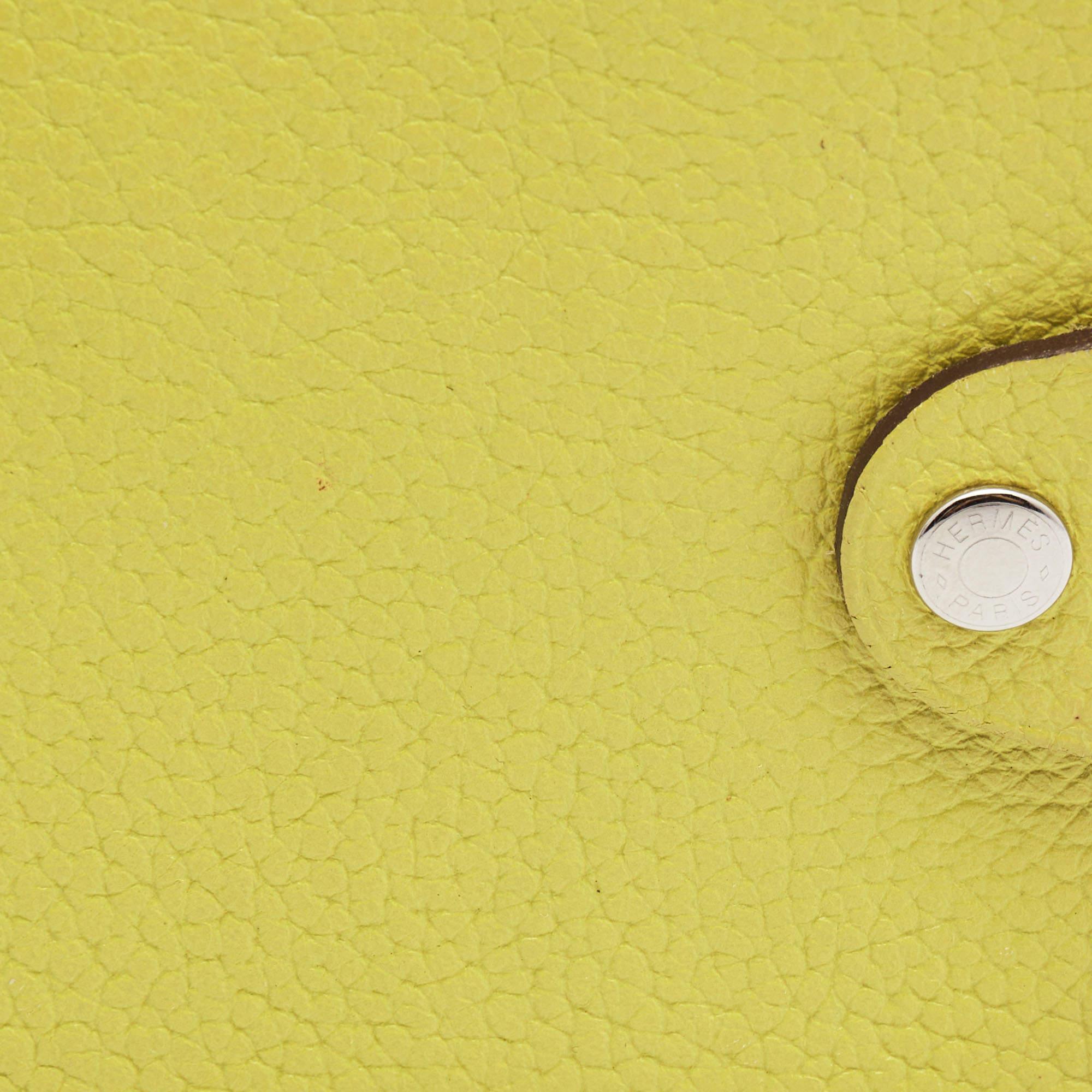 Hermes Kiwi Togo Leather Ulysse Mini Notebook In Good Condition For Sale In Dubai, Al Qouz 2