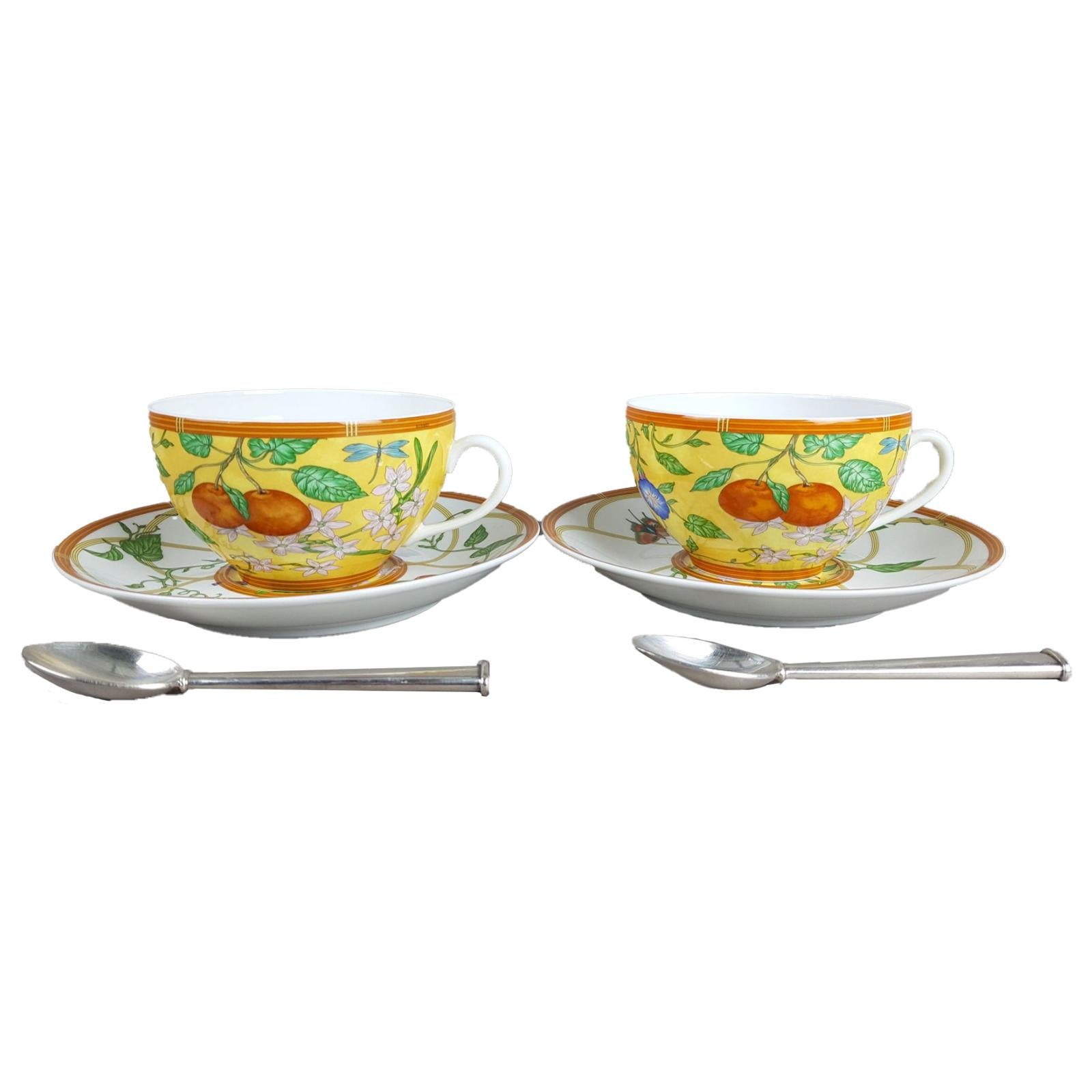 Features:
Material: porcelain decorated with fruit, bindweed and butterflies on an orange-yellow Marly background.

2 Cups with saucers
Dimensions: plates:
cups: H: 11.5 x W: 14 x D: 14 cm
saucers: H: 2.5 x W: 18 cm
Almost new