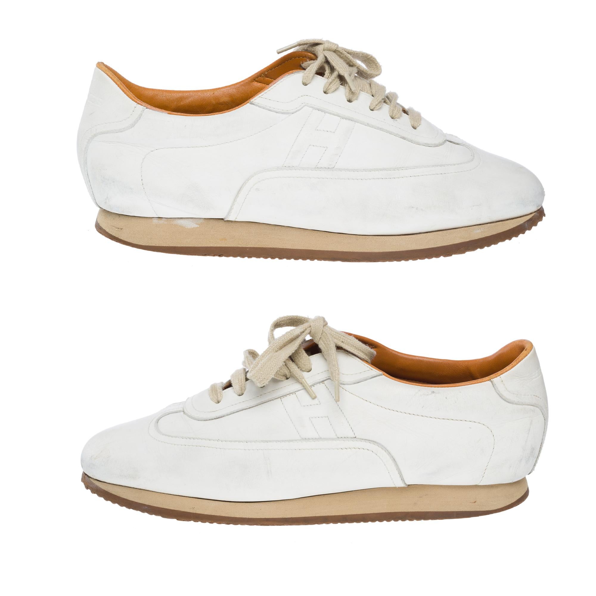 Hermès Lace-Up Sneakers in white calfskin leather In Good Condition For Sale In Paris, IDF