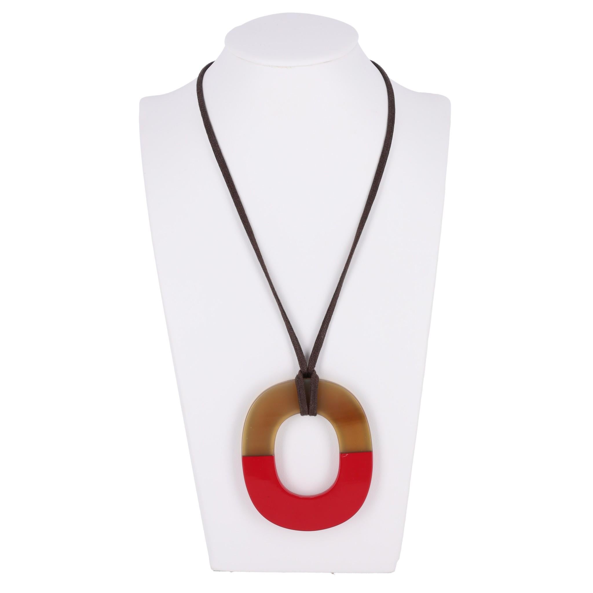 Hermes Lacquered Buffalo Horn Isthme Pendant Necklace In Good Condition In London, GB
