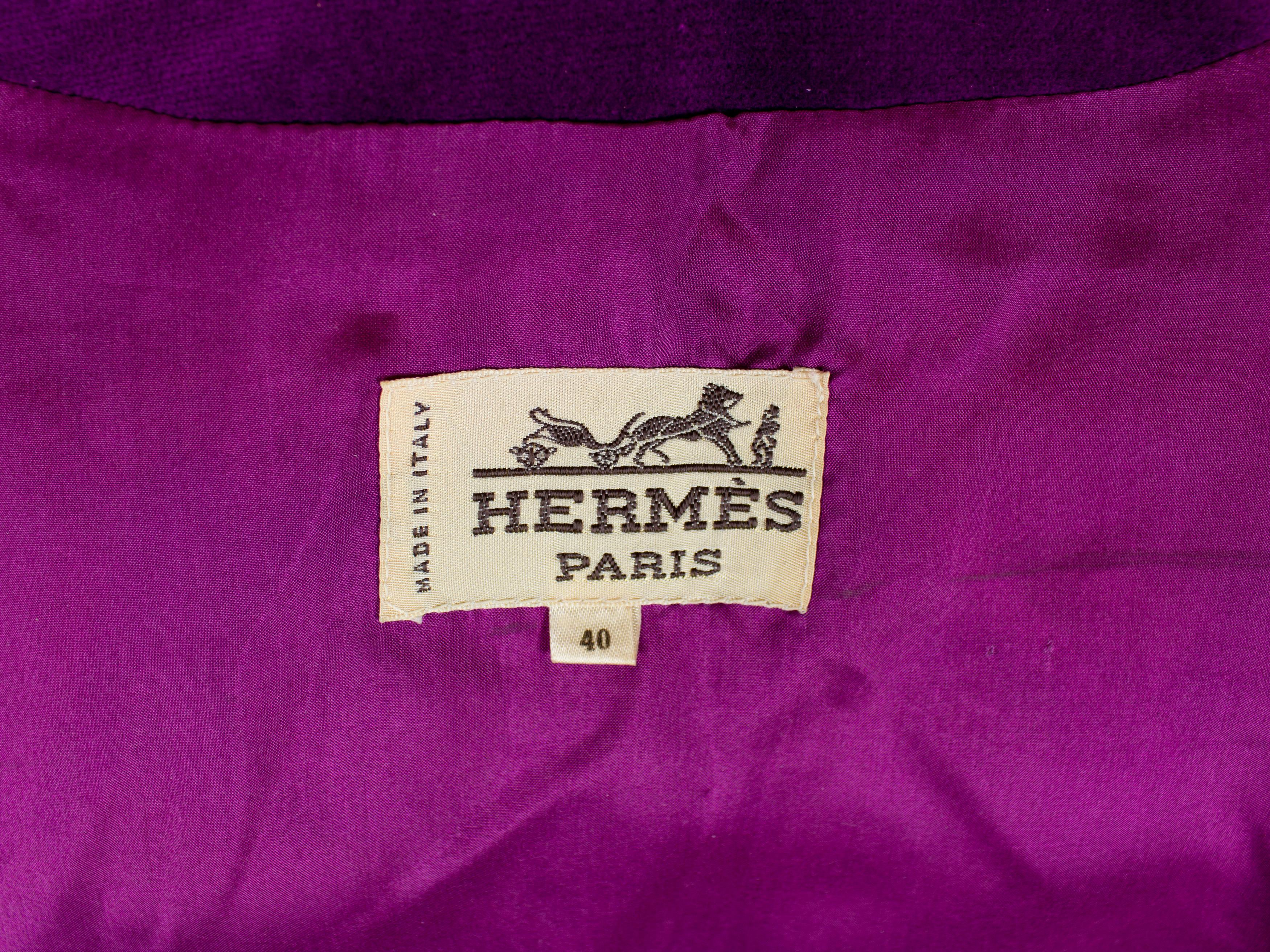 Lady Vest Hermes 5 Buttons Charreada Red Violet - 2502241942

Brand: Hermès
Item Type: Vest
Name Design: Charreada, Mexican Rodeo
Artist: Jean de Fougerolle
External Material Back: 100% Silk / Suede
Front Material: Silk / Suede
Color: Violet