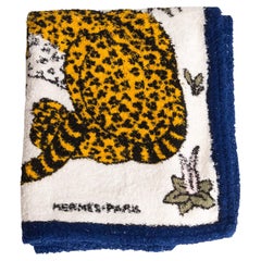 Hermes Grande serviette de plage en coton bleu Léopards par C.I.C.