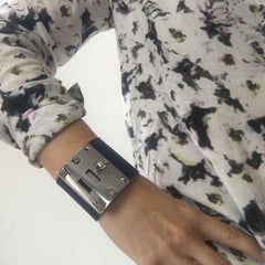 Manchette Extrême en veau lisse bleu saphir Hermès