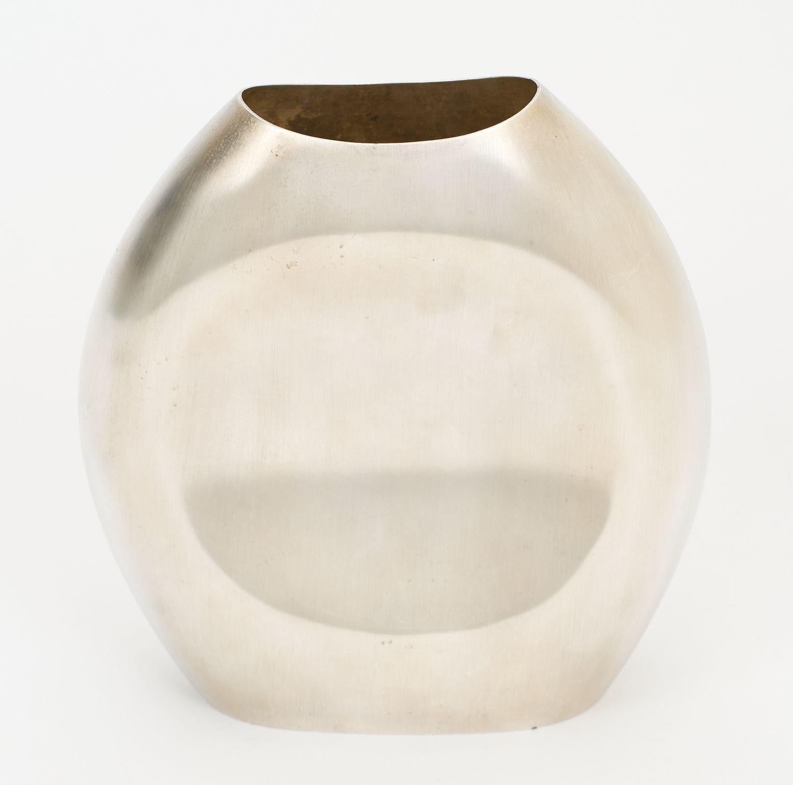 Beige Hermès Vaso grande a petali in argento in vendita