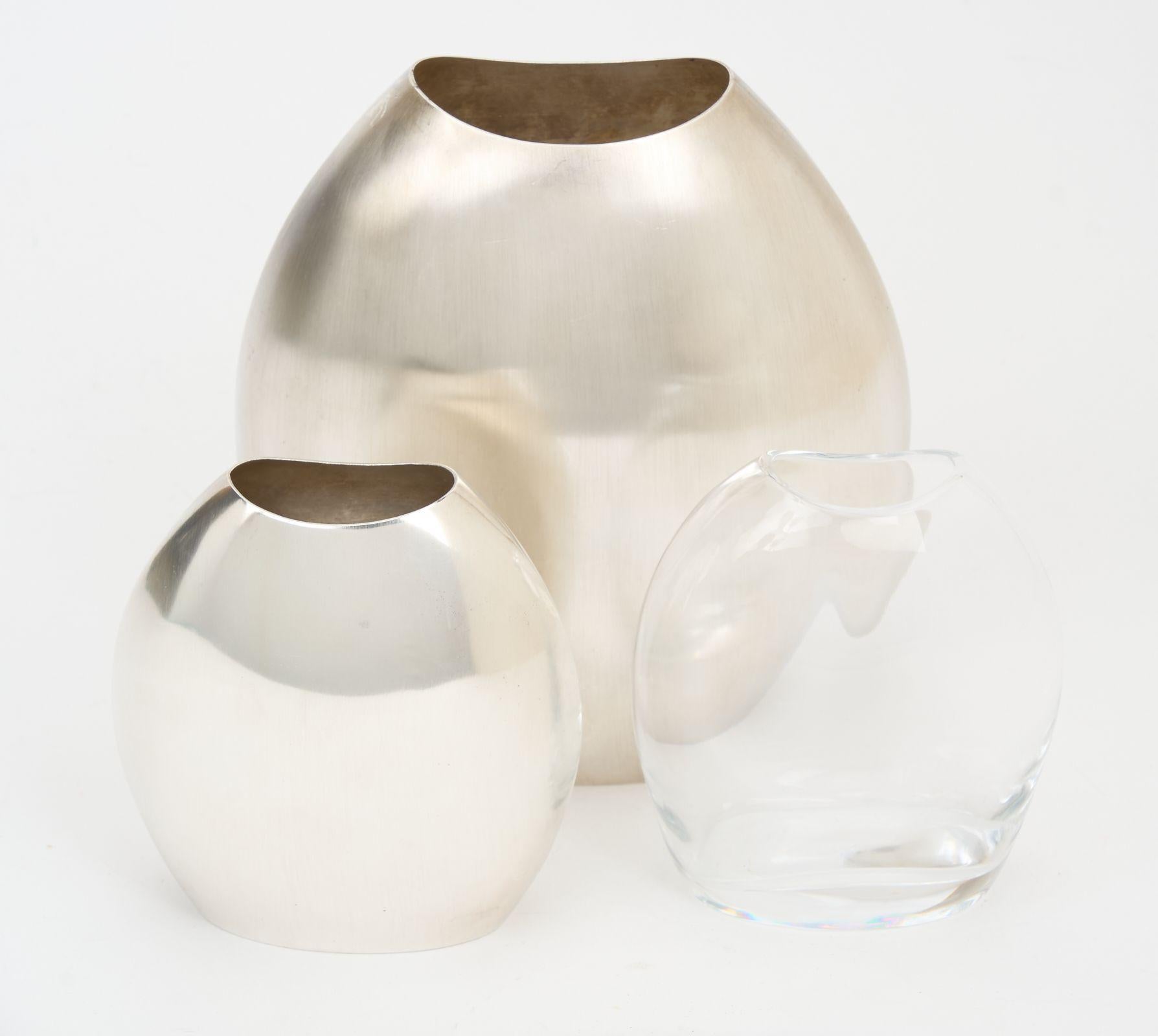 Hermès Vaso grande a petali in argento in vendita 1