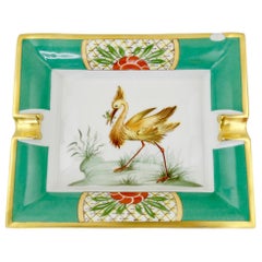 Plateau en porcelaine Hermés avec oiseaux exotiques de la fin du 20ème siècle 