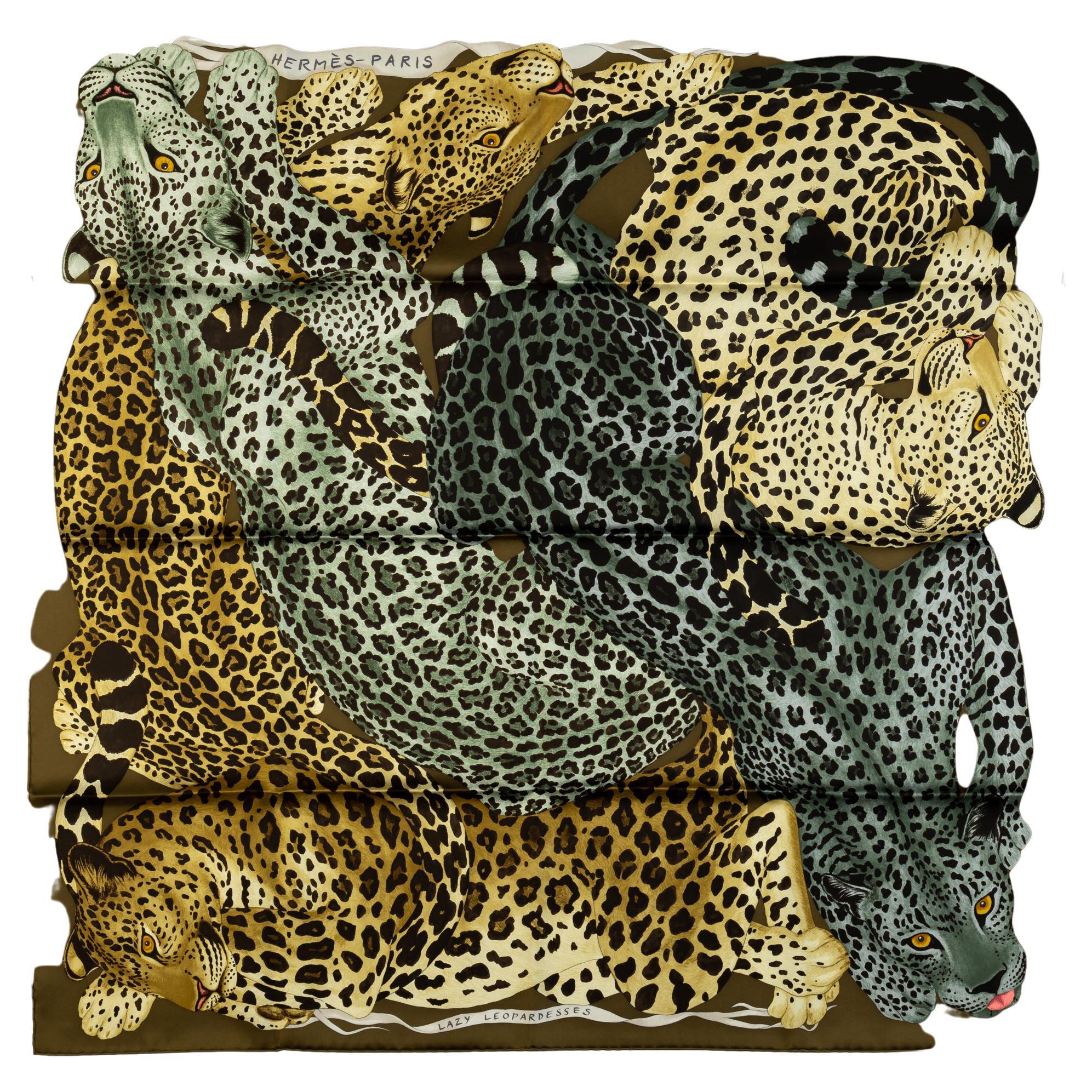Hermès new Lazy Leopardess Seidenschal . Farbvariante Bronze. Von Hand gerollte Kanten. Kommt mit Originalverpackung.