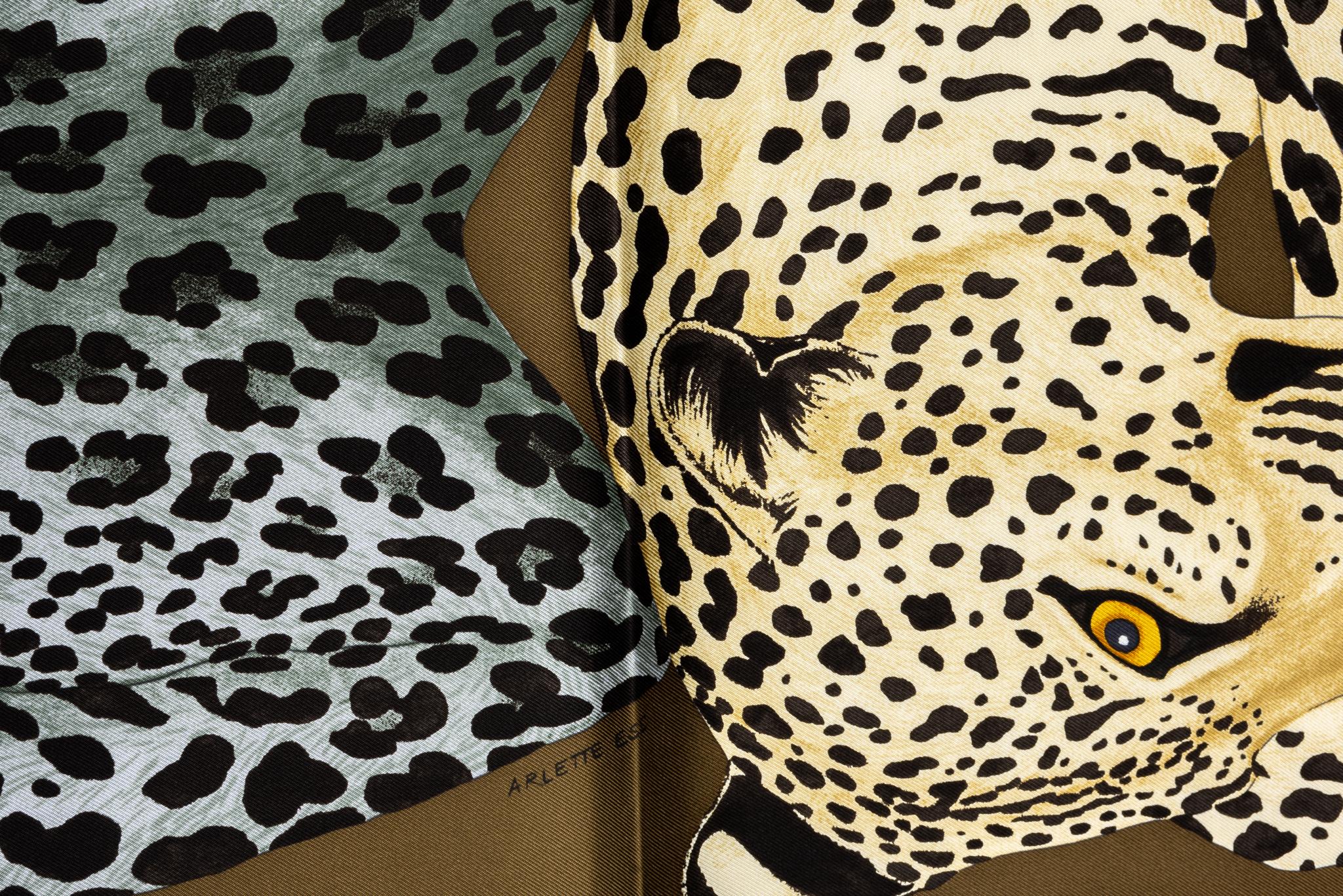 Hermès Lazy Leopardess Seidenschal Bronze im Zustand „Neu“ im Angebot in West Hollywood, CA