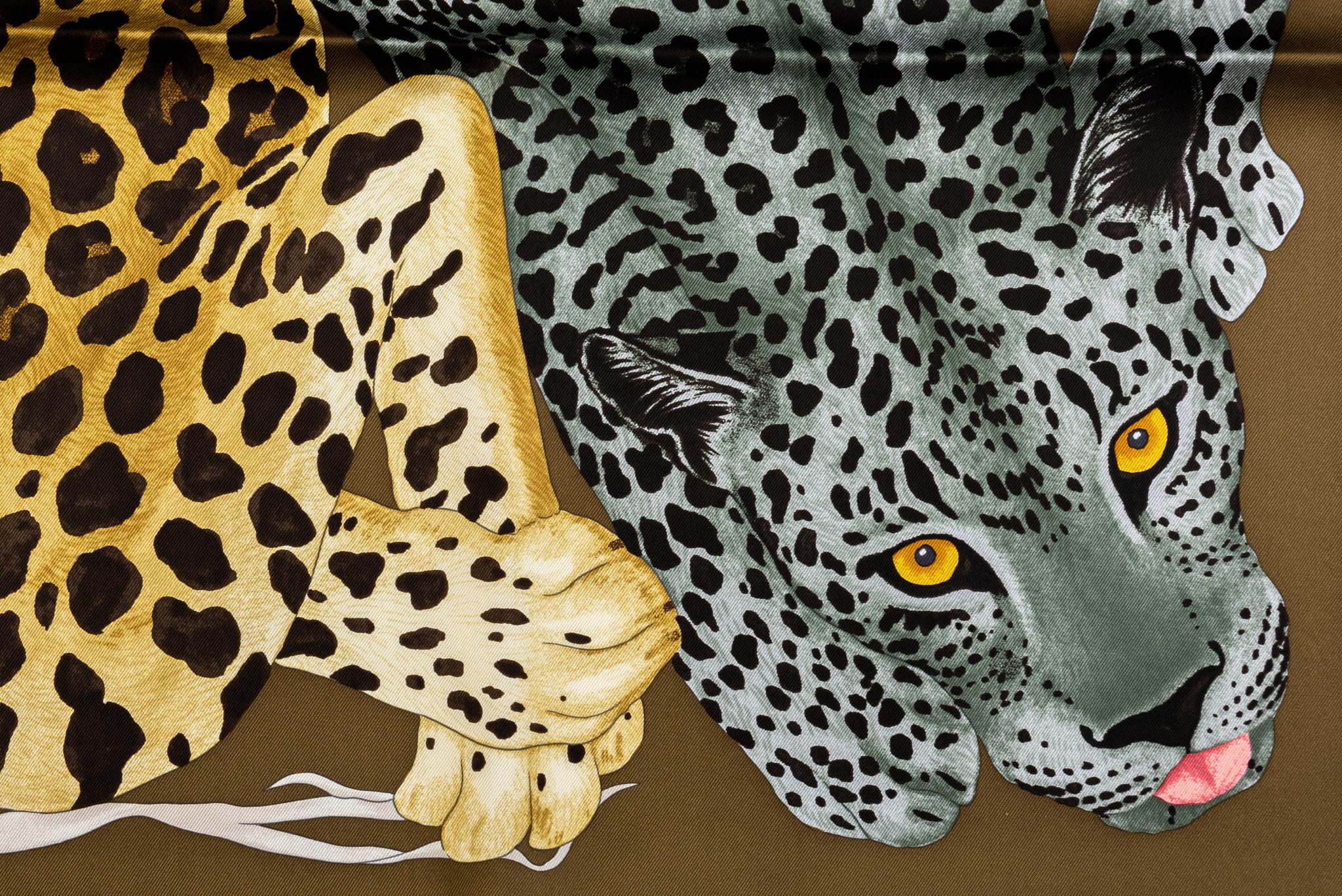 Hermès Lazy Leopardess Seidenschal Bronze im Angebot 2