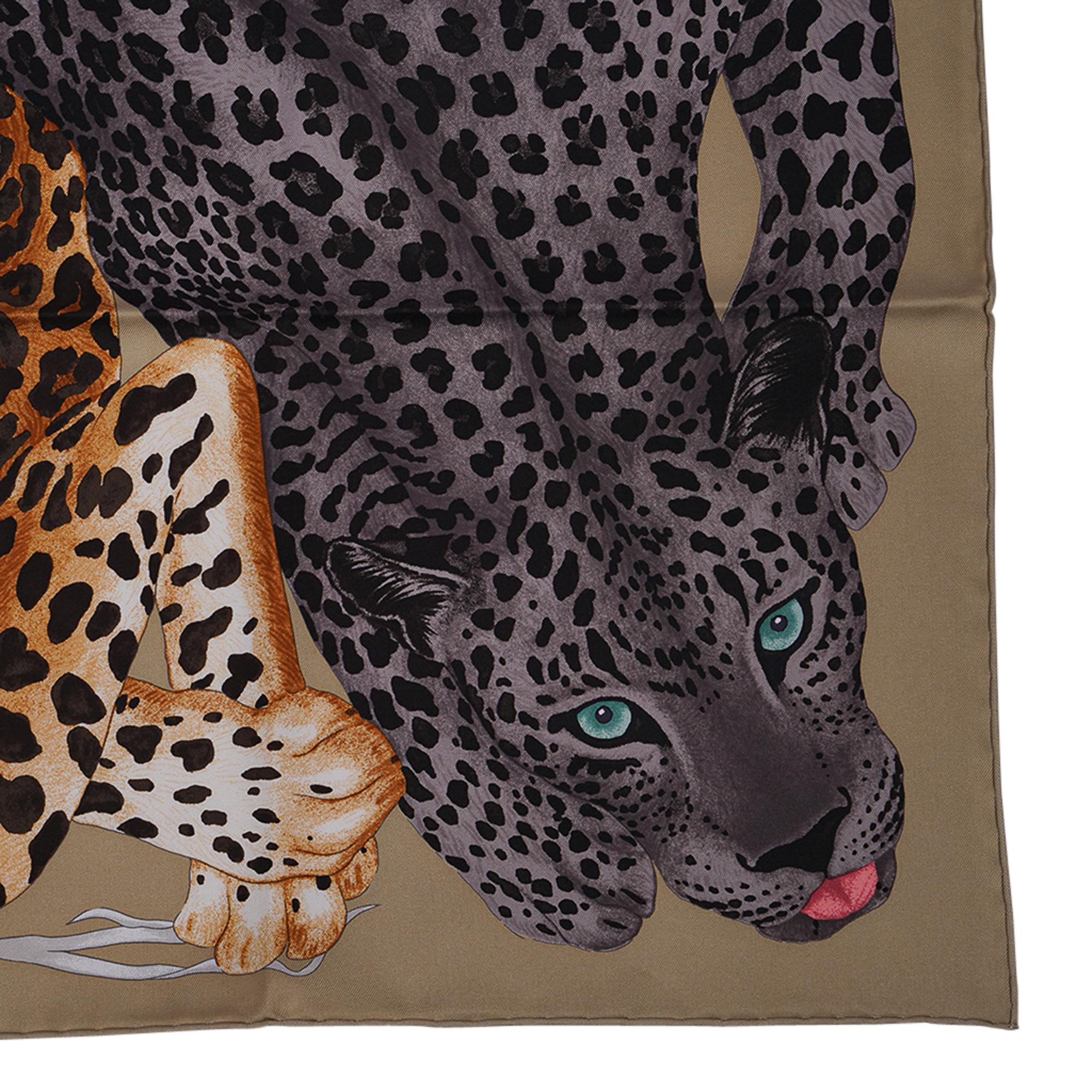 Sciarpa di seta Hermes Lazy Leopardesses Cammello Antracite Fauve  90 in vendita 5