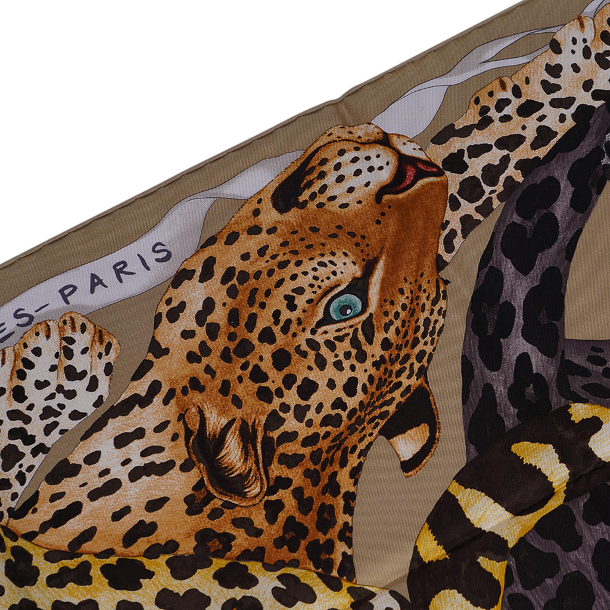 Sciarpa di seta Hermes Lazy Leopardesses Cammello Antracite Fauve  90 in vendita 10
