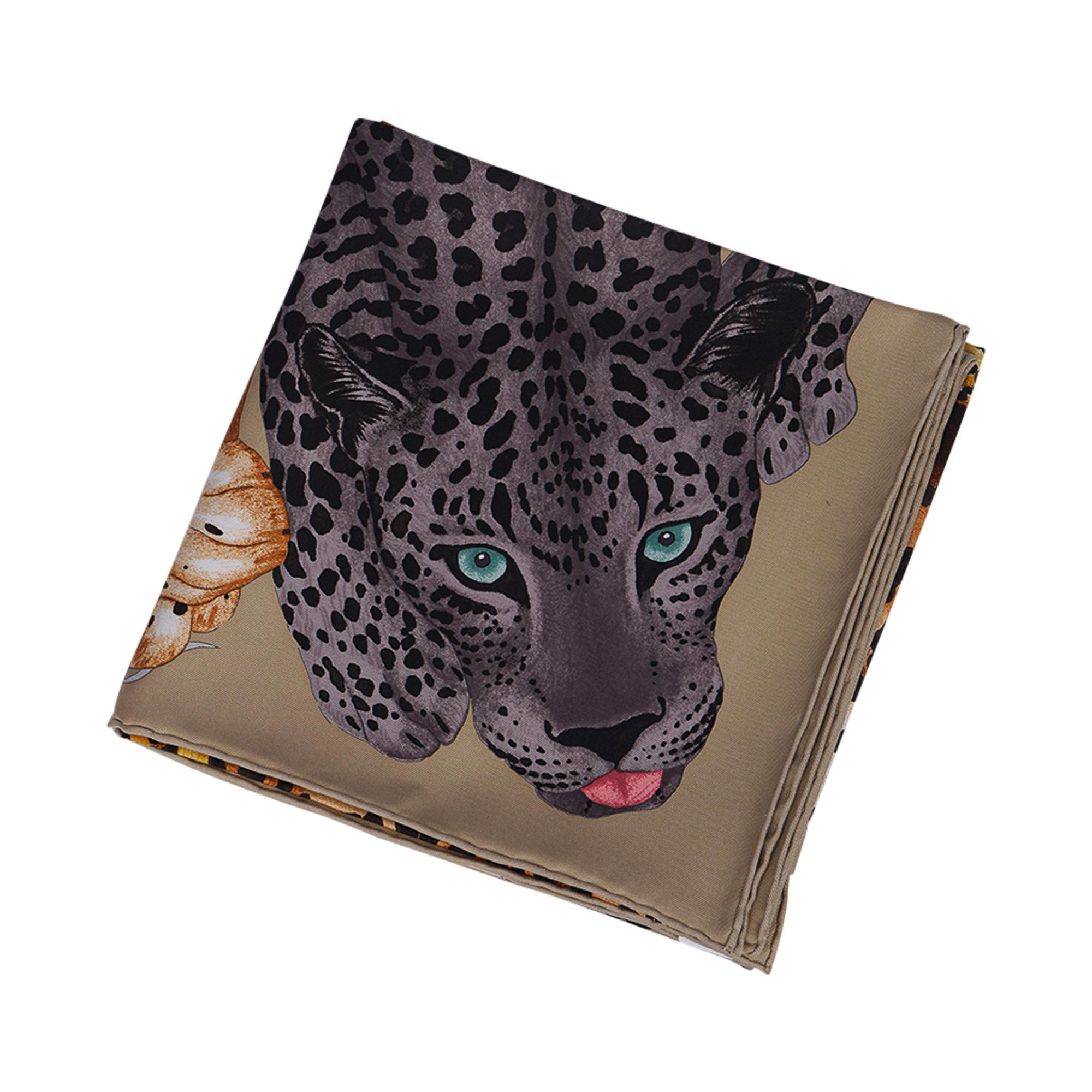 Sciarpa di seta Hermes Lazy Leopardesses Cammello Antracite Fauve  90 in vendita 2
