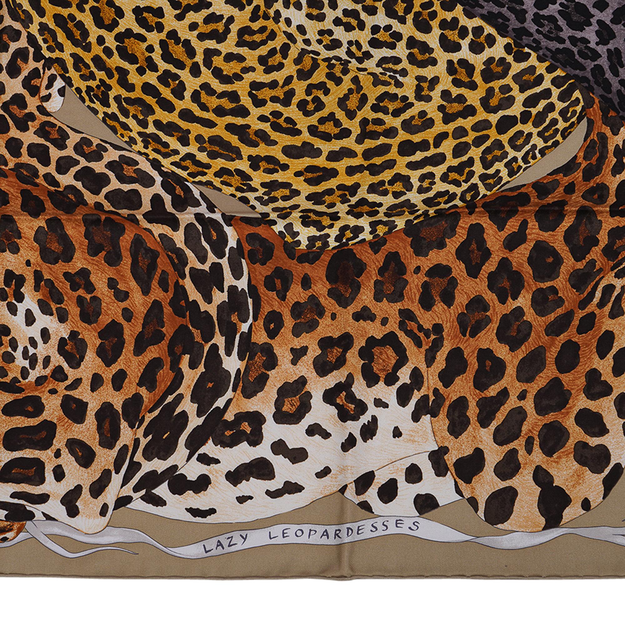 Sciarpa di seta Hermes Lazy Leopardesses Cammello Antracite Fauve  90 in vendita 3