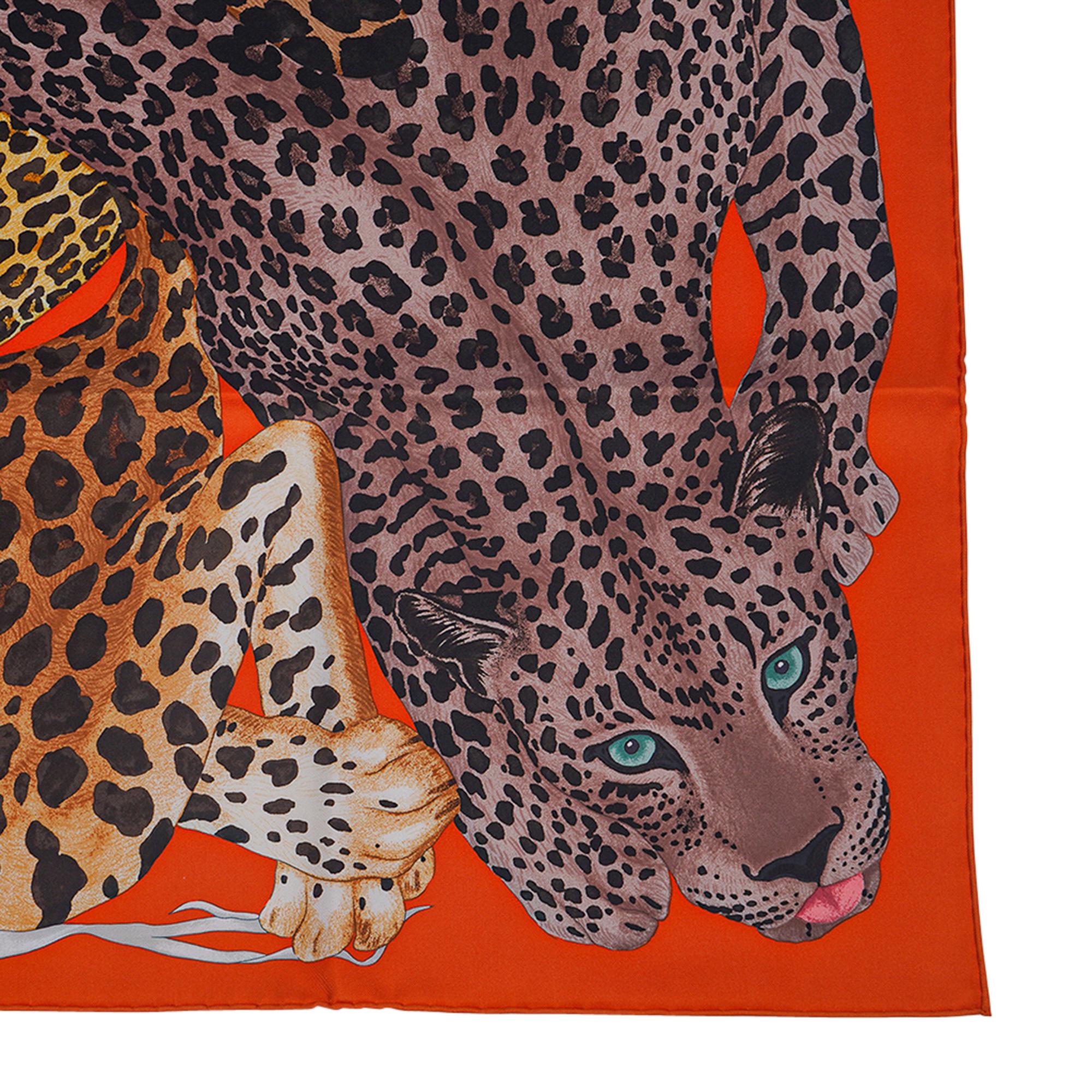 Hermes Lazy Leopardesses Potiron / Brun / Miel Scarf 90 In New Condition For Sale In Miami, FL