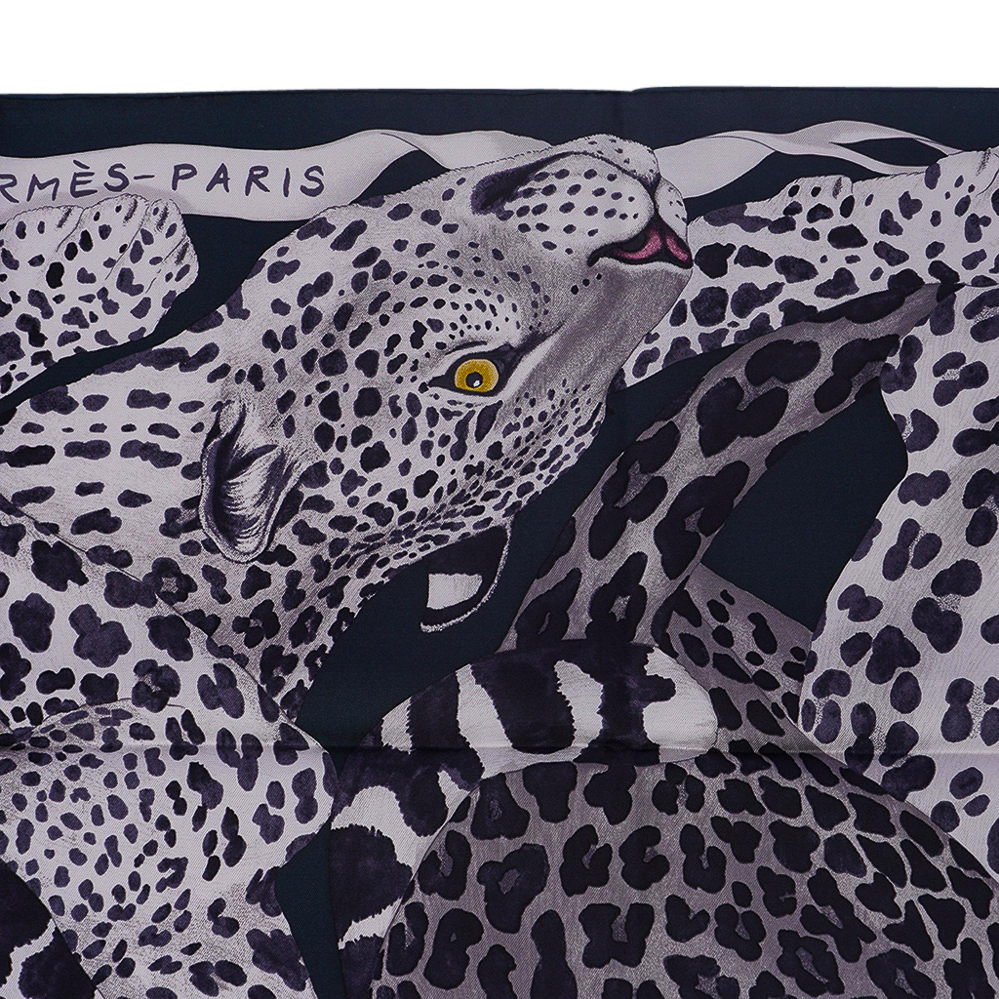 Hermes Lazy Leopardesses Scarf Vert Noir/ Gris Silk 90 New w/Box For Sale 5