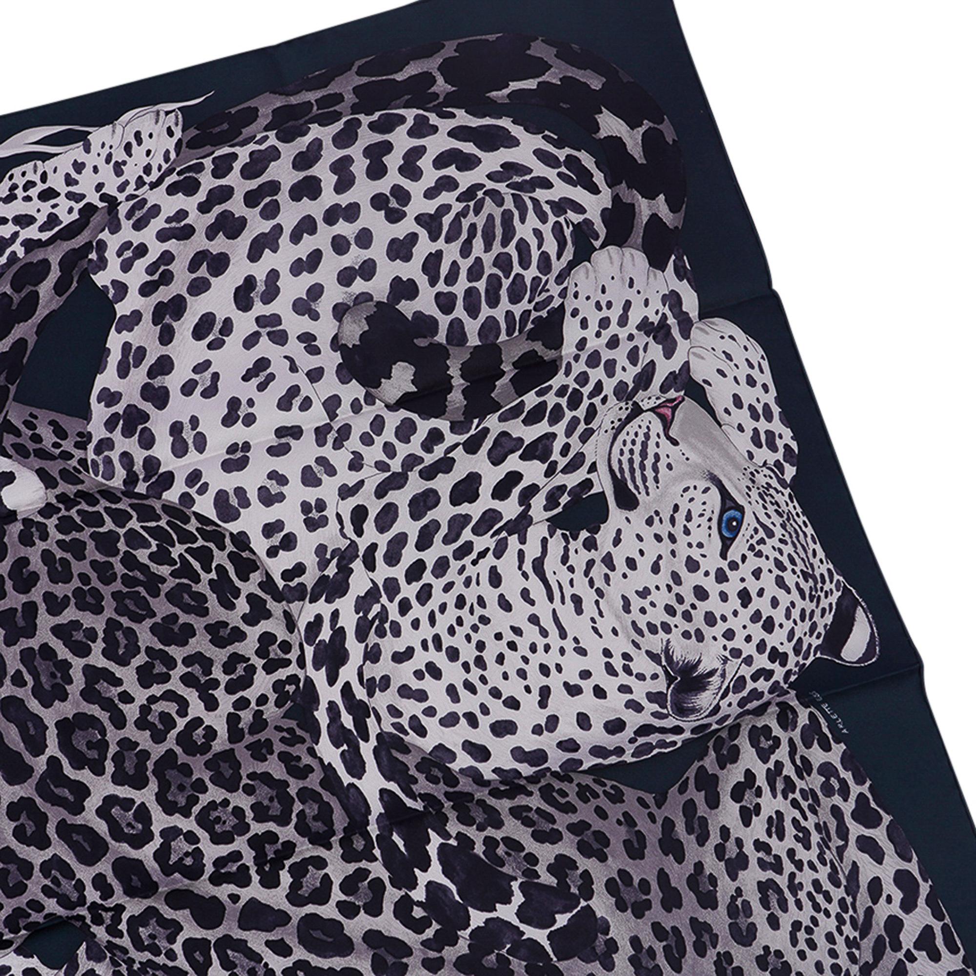 Hermes Lazy Leopardesses Foulard Vert Noir/ Gris Silk 90 New w/Box Pour femmes en vente