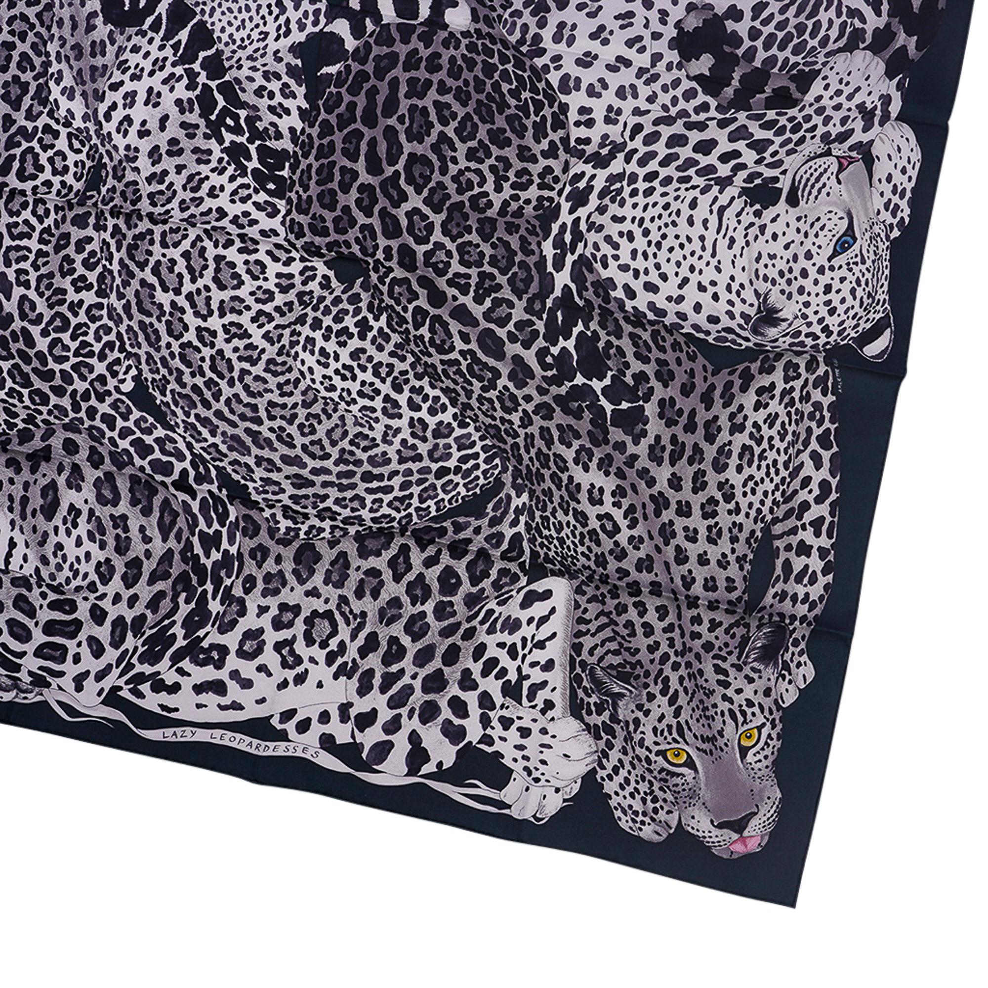 Hermes Lazy Leopardesses Scarf Vert Noir/ Gris Silk 90 New w/Box For Sale 2