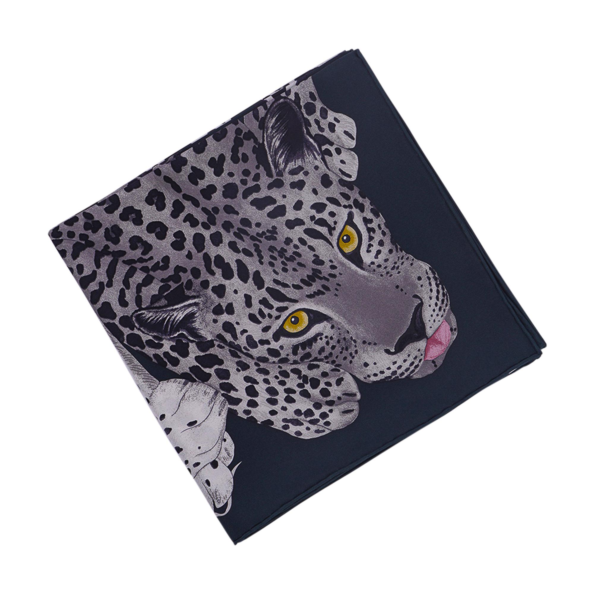 Hermes Lazy Leopardesses Scarf Vert Noir/ Gris Silk 90 New w/Box For Sale 3