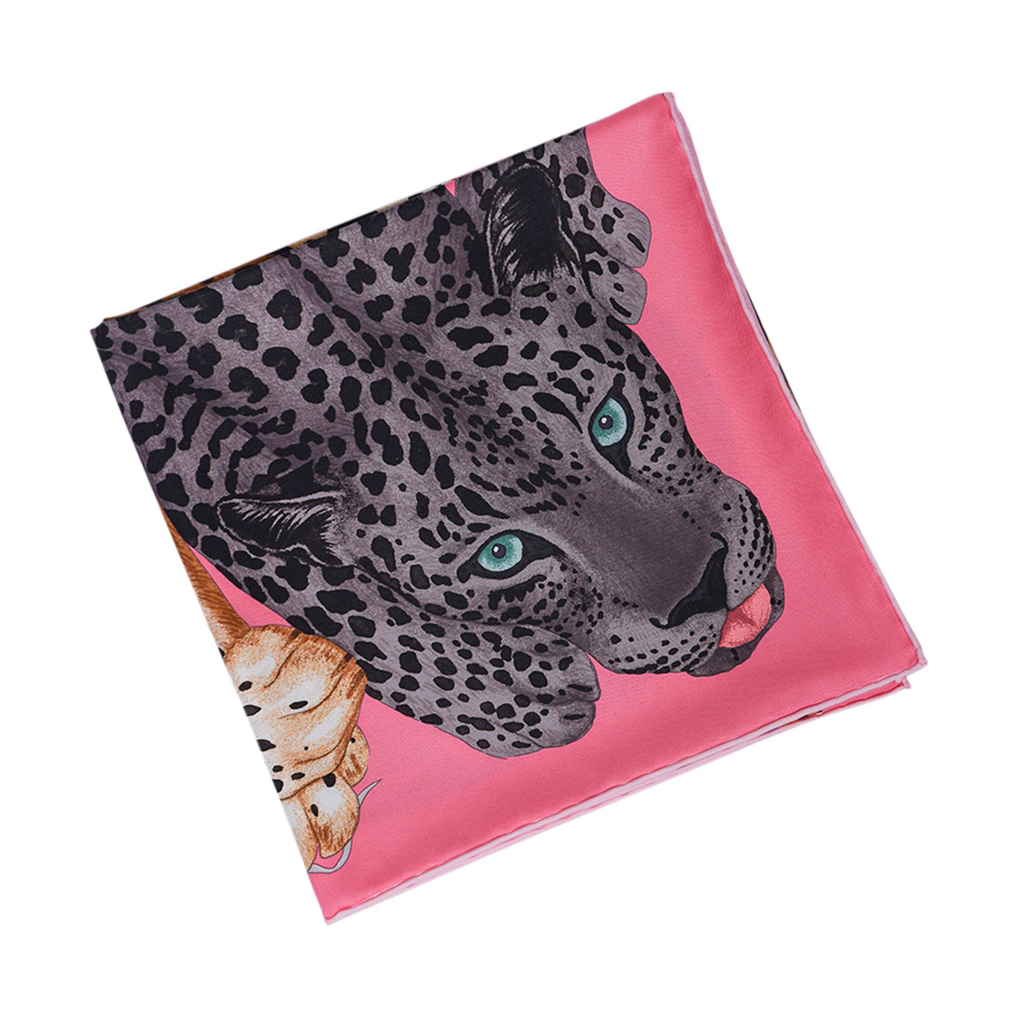 Pañuelo de seda Hermes Lazy Leopardesses 90 Rose Vif Anthracite Miel en venta 6
