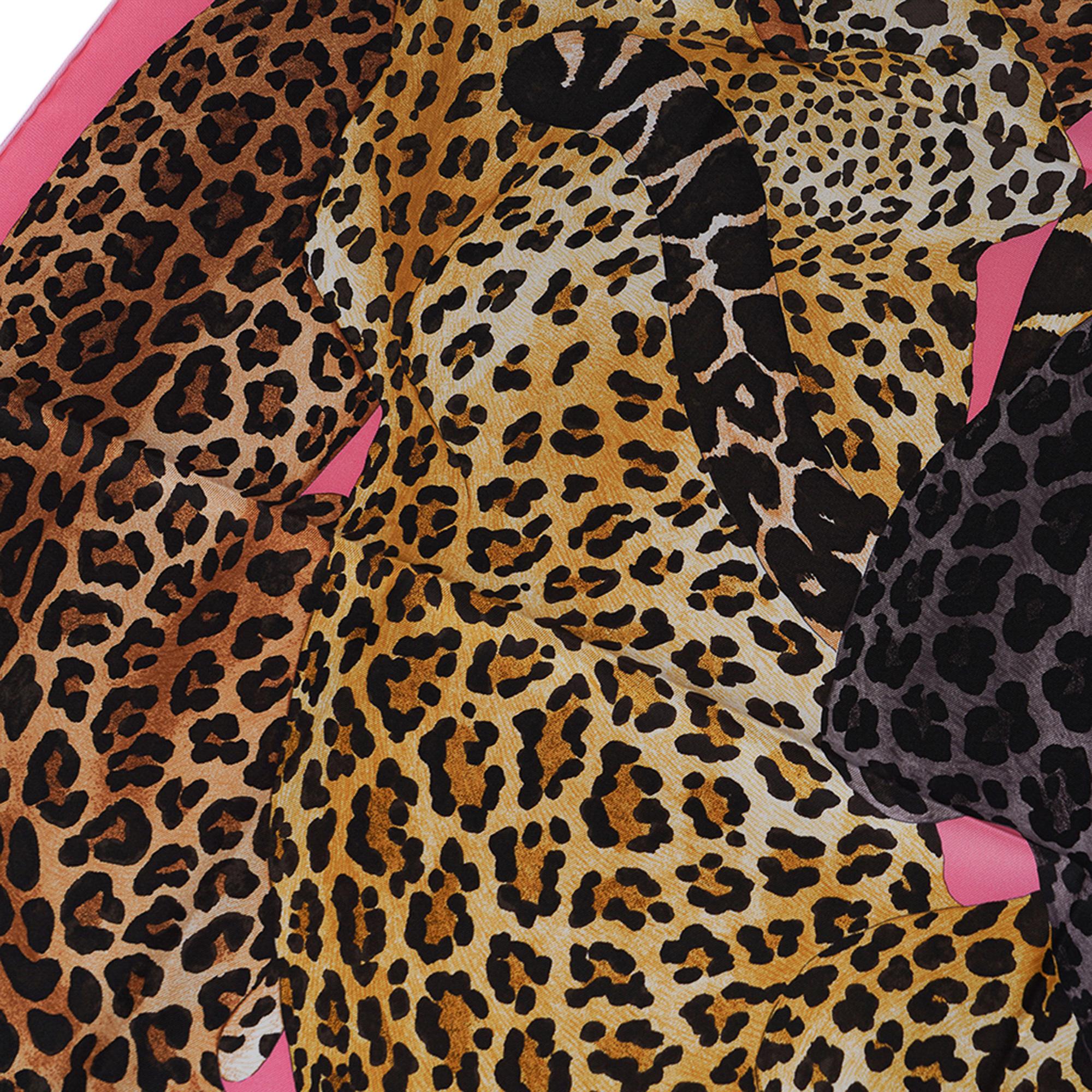 Pañuelo de seda Hermes Lazy Leopardesses 90 Rose Vif Anthracite Miel en venta 7