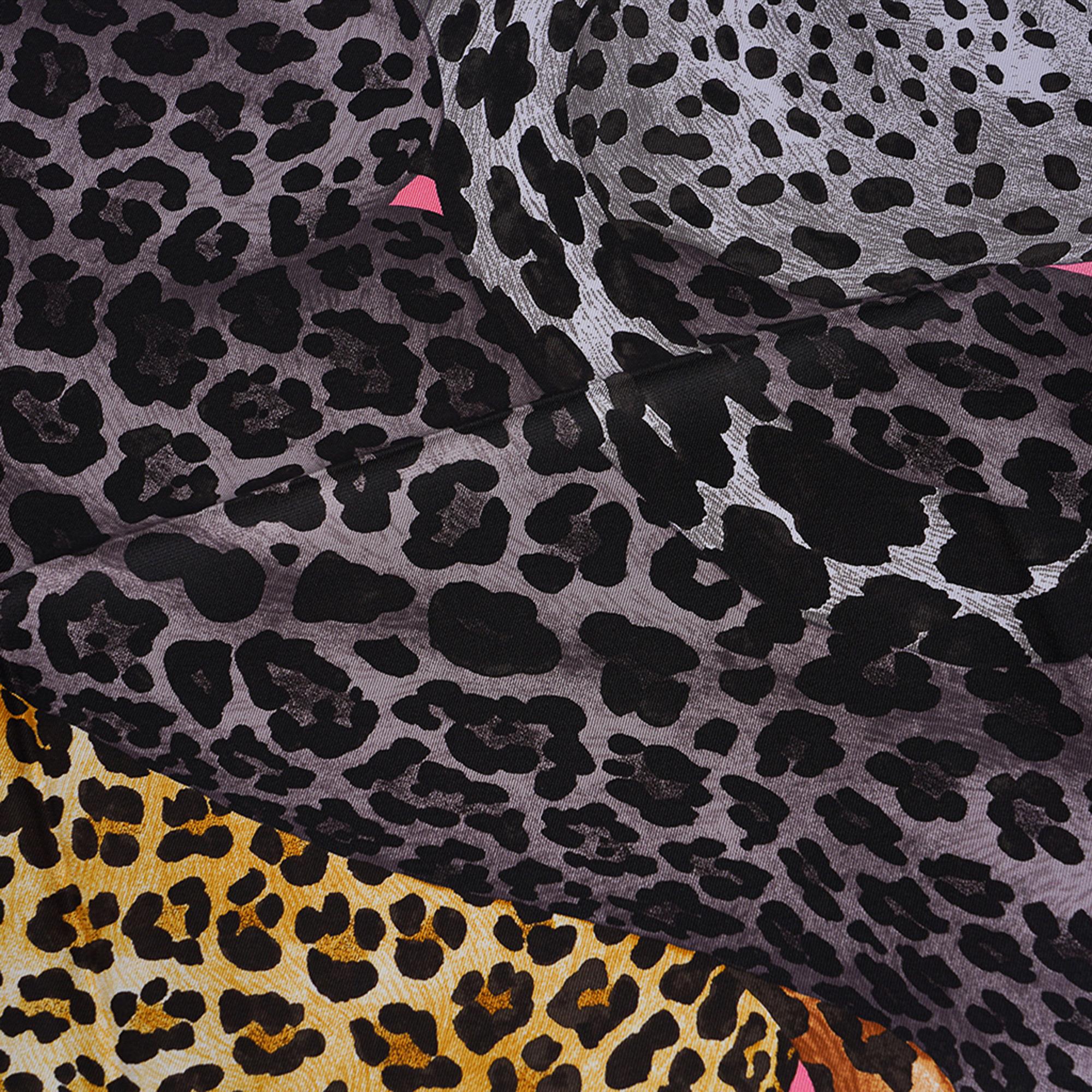 Pañuelo de seda Hermes Lazy Leopardesses 90 Rose Vif Anthracite Miel en venta 9