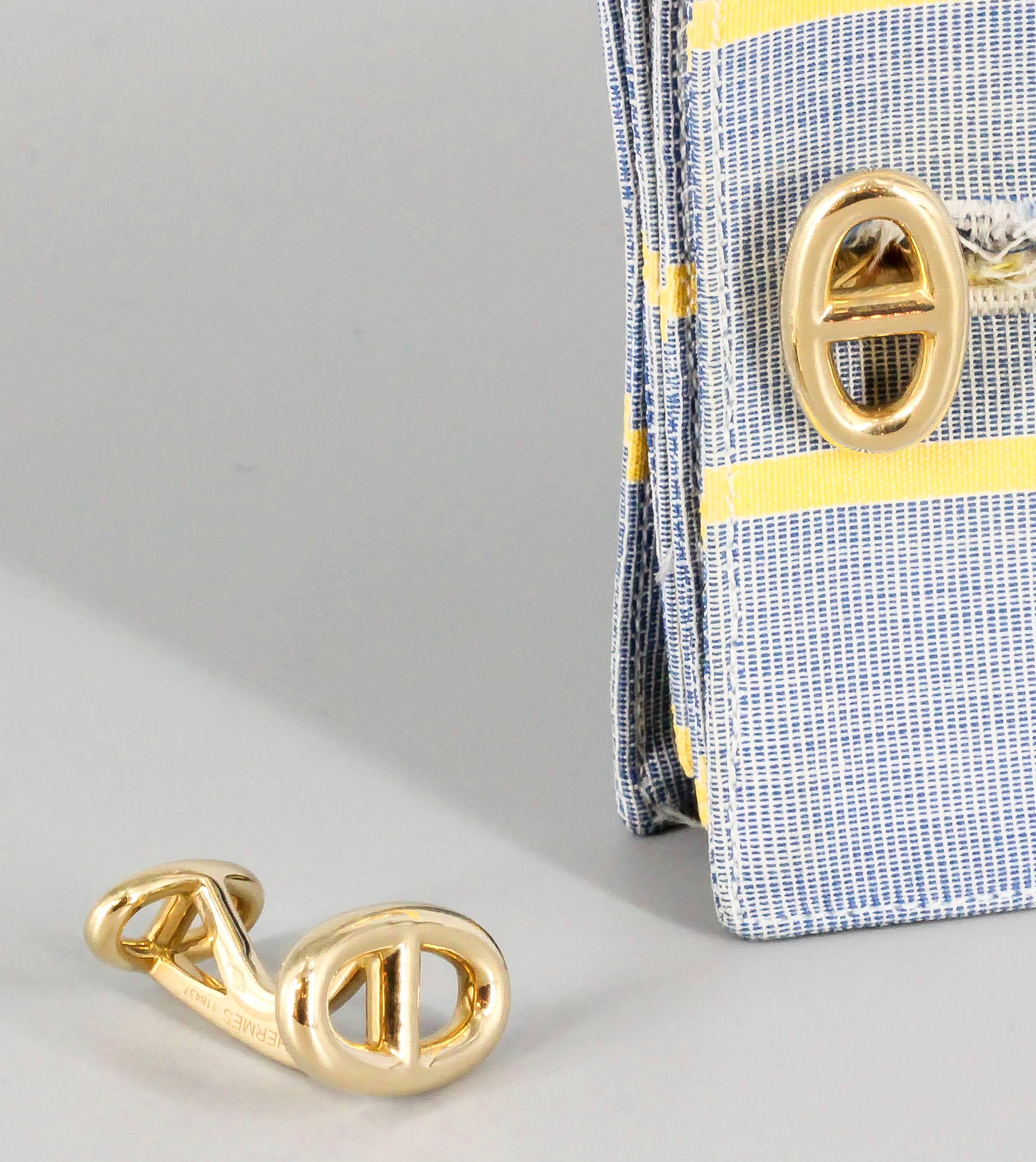 Handsome 18K yellow gold cufflinks from the 