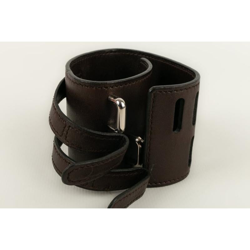 Hermès Leather Bracelet in Dark Brown Leather In Excellent Condition For Sale In SAINT-OUEN-SUR-SEINE, FR