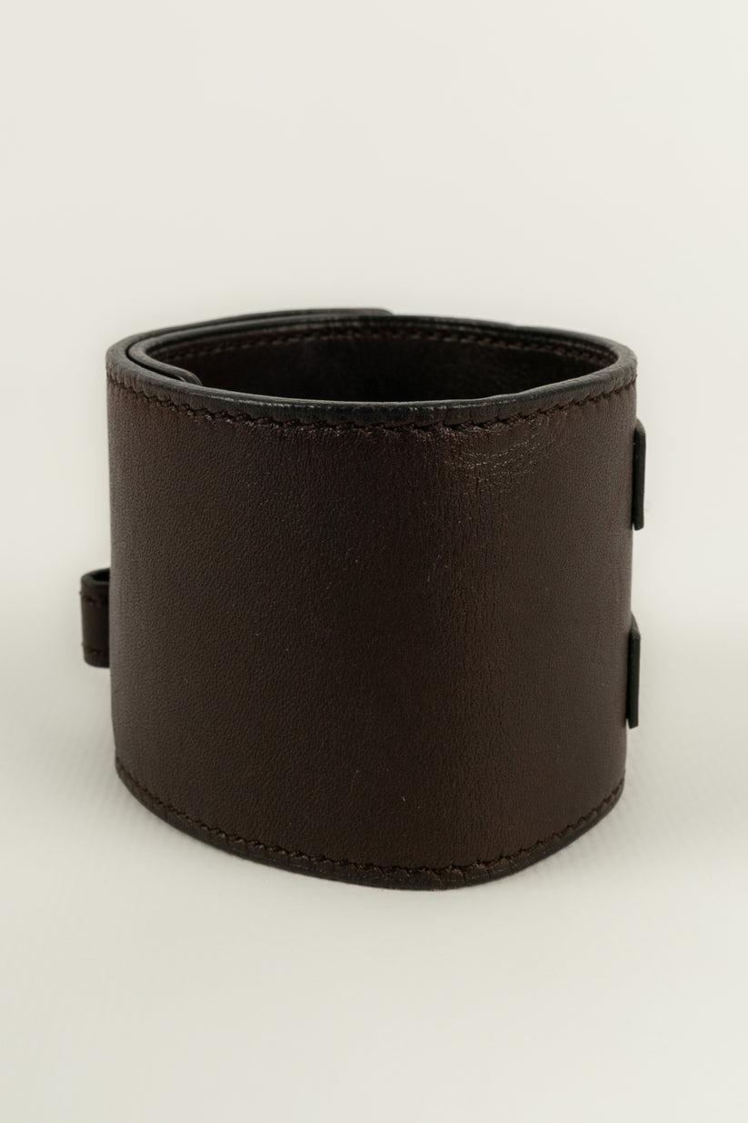 Women's Hermès Leather Bracelet in Dark Brown Leather For Sale