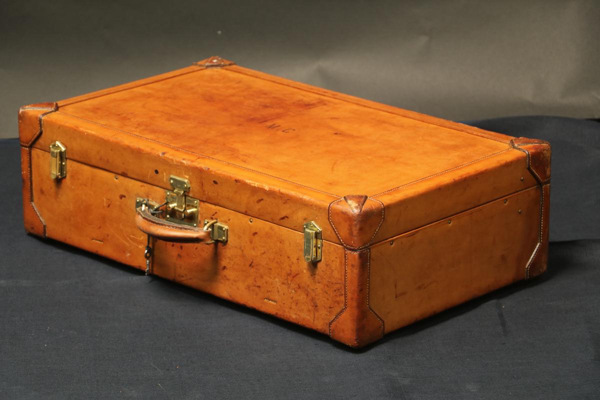 Hermès Leather Suitcase with Its Key In Excellent Condition In Haguenau, FR