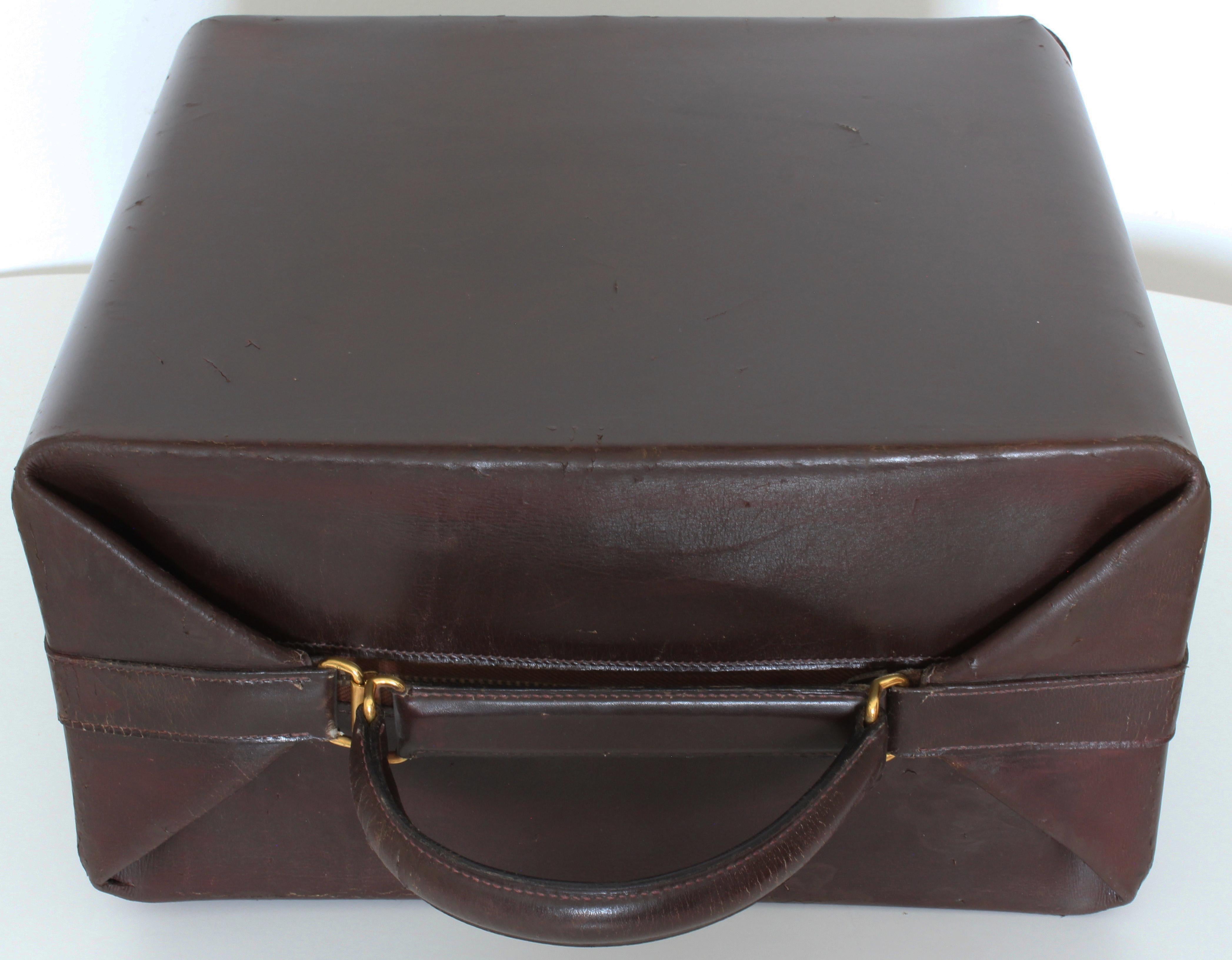 Hermes Leather Train Case Travel Bag Vanity Case Vintage 50s Rare In Fair Condition In Port Saint Lucie, FL