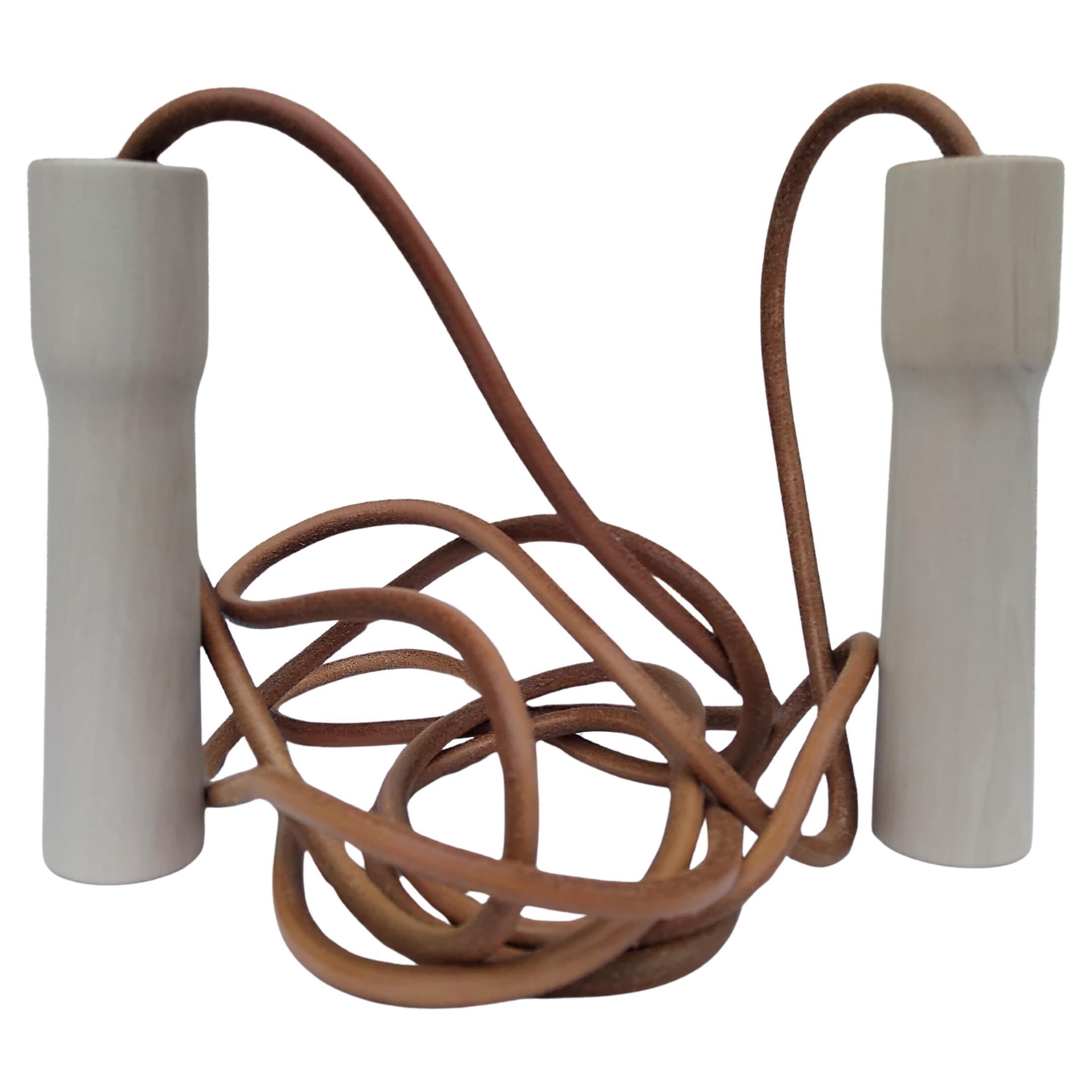Rare Authentic Hermès Jump Rope

Edition limitée ! Collectional S

Fabriqué en France en 2013

En bois beige et cuir 