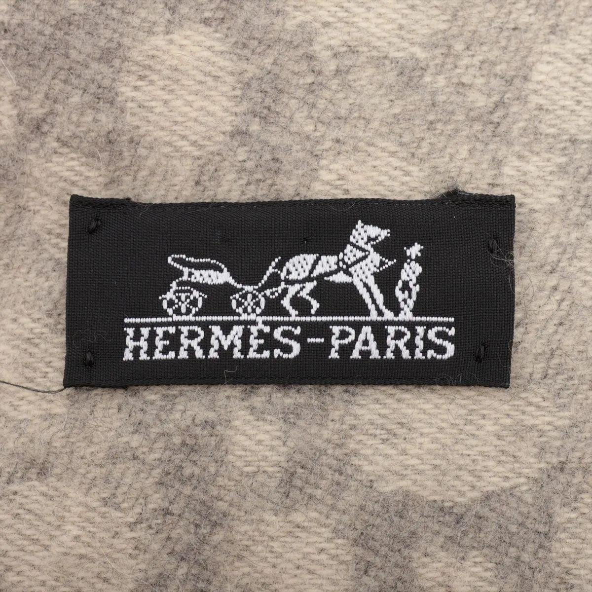 Hermès Leopard Fransenschal Grau x Beige Damen im Angebot