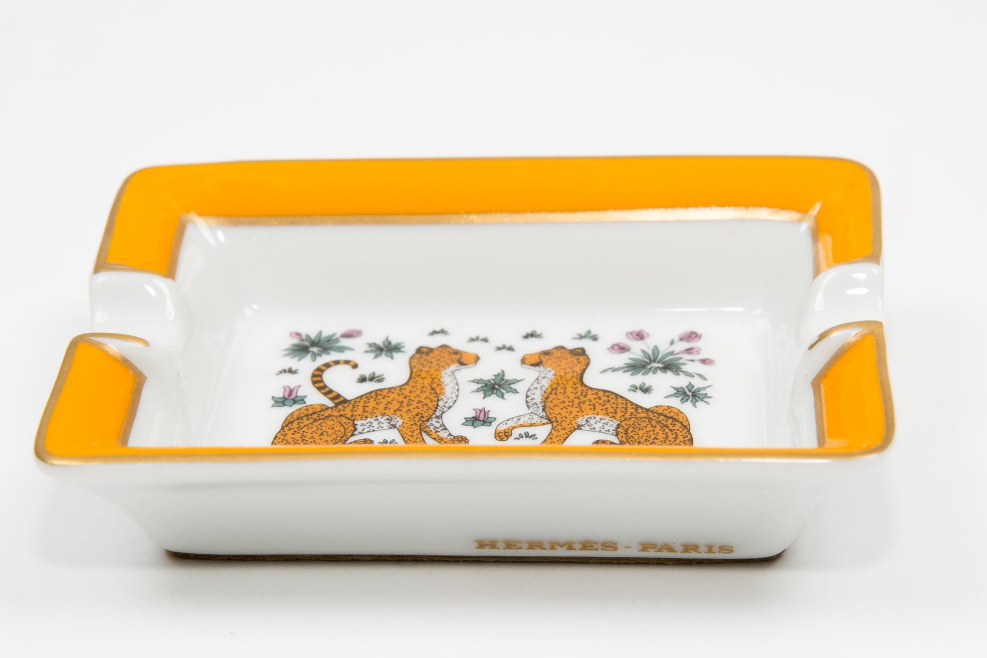 Hermes Leopard Porcelain Ashtray or Organizer In Good Condition For Sale In Paris, FR