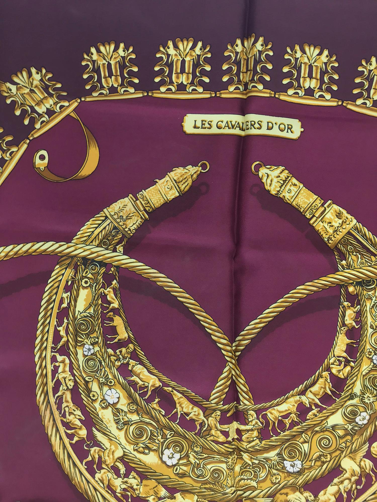 Hermes Les Cavaliers D'Or Silk Twill Scarf designed by Vladimir Rybaltchenko  In Good Condition In West Palm Beach, FL