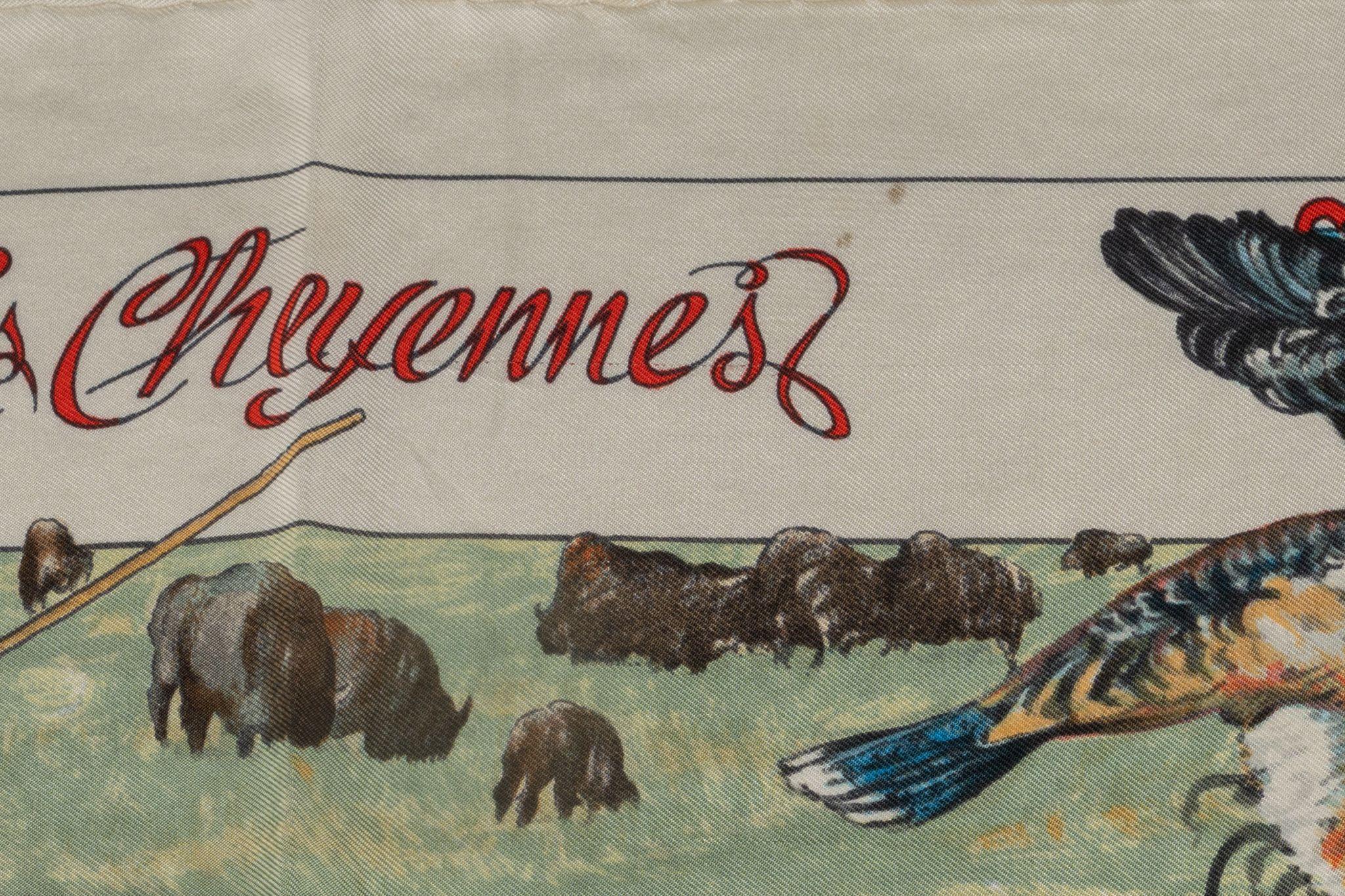 Écharpe en soie crème 