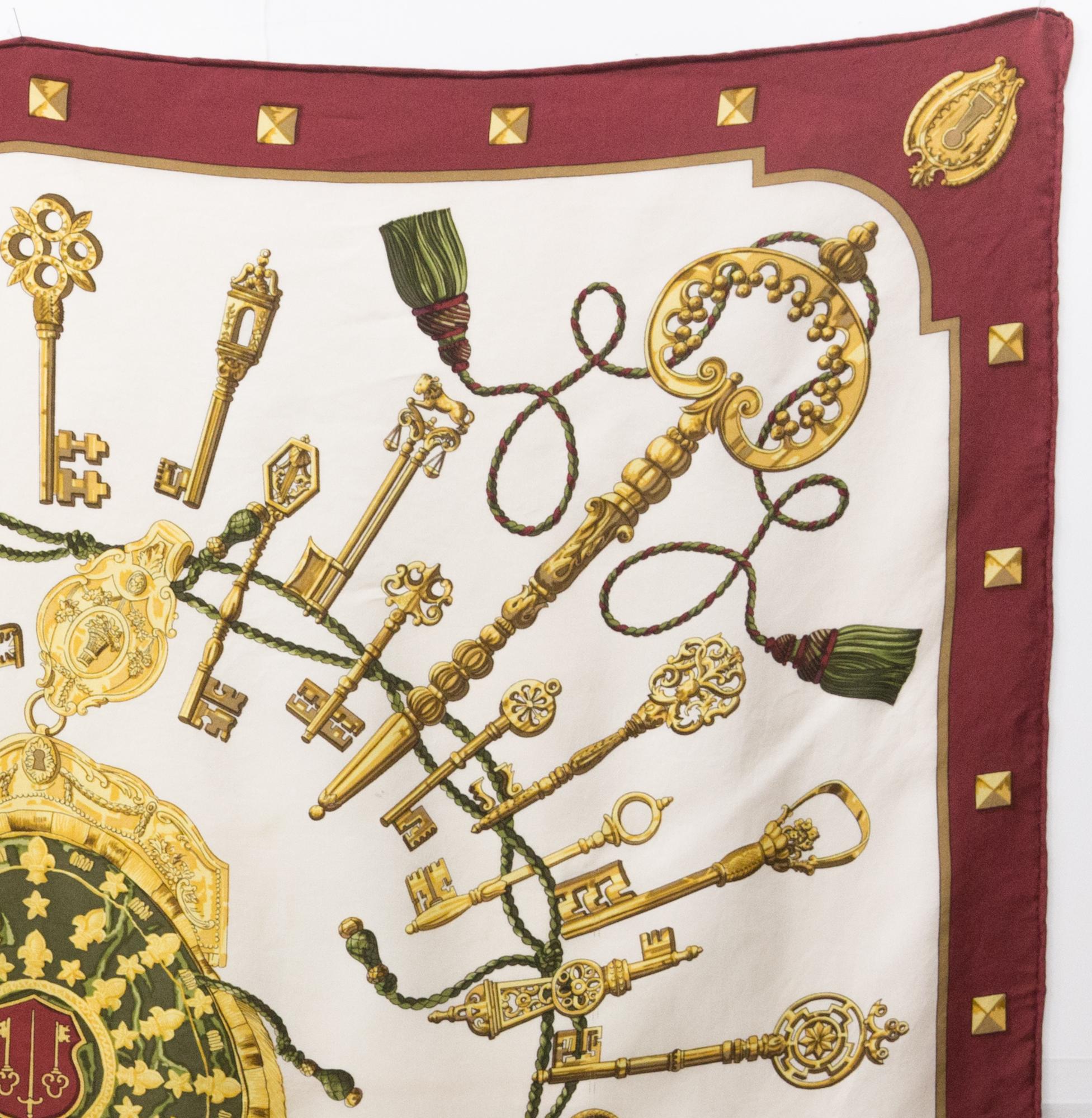 Hermes Les Clefs by Cathy Latham Silk Scarf In Good Condition For Sale In Paris, FR