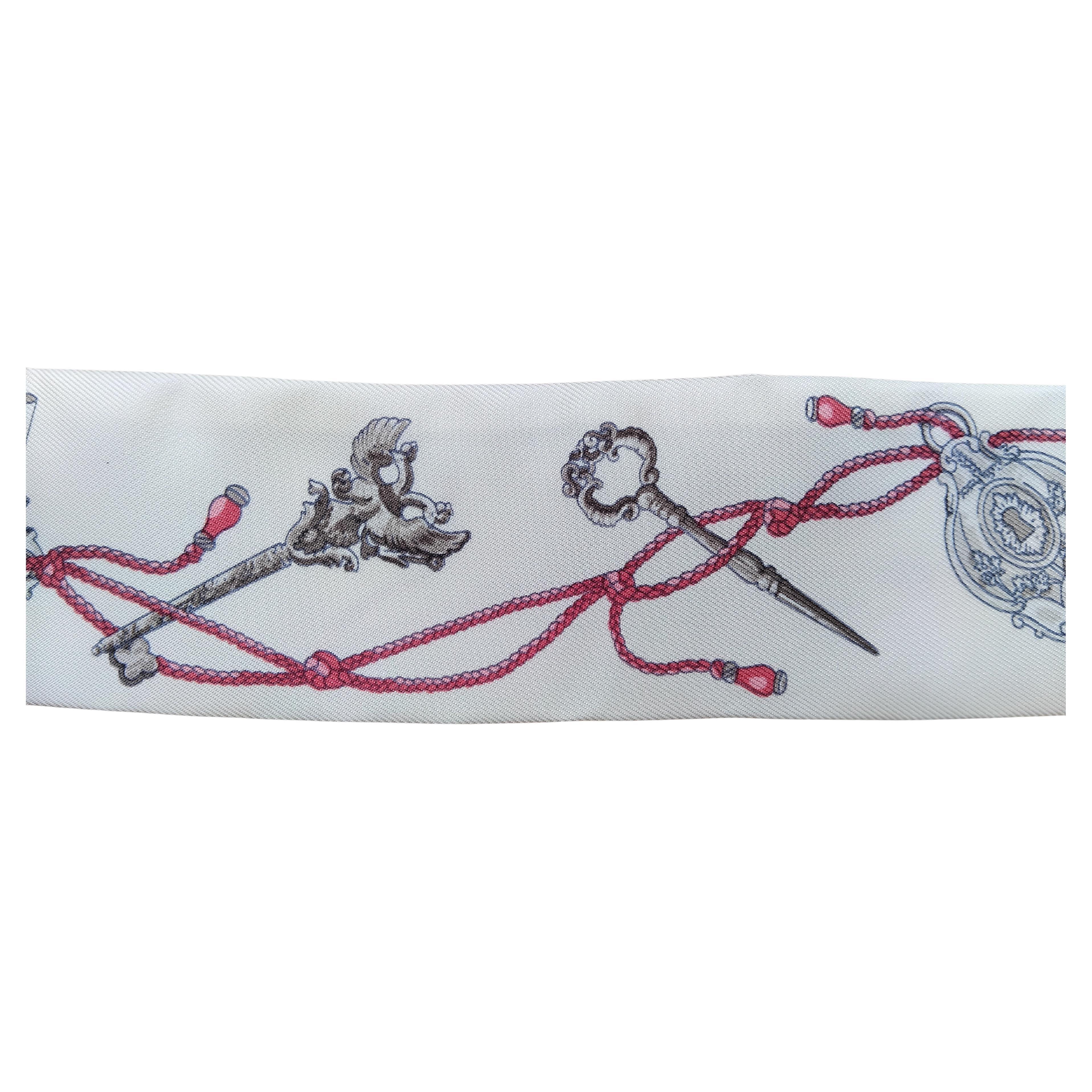 Écharpe en soie Les Cles Keys d'Hermès Twilly en vente 7