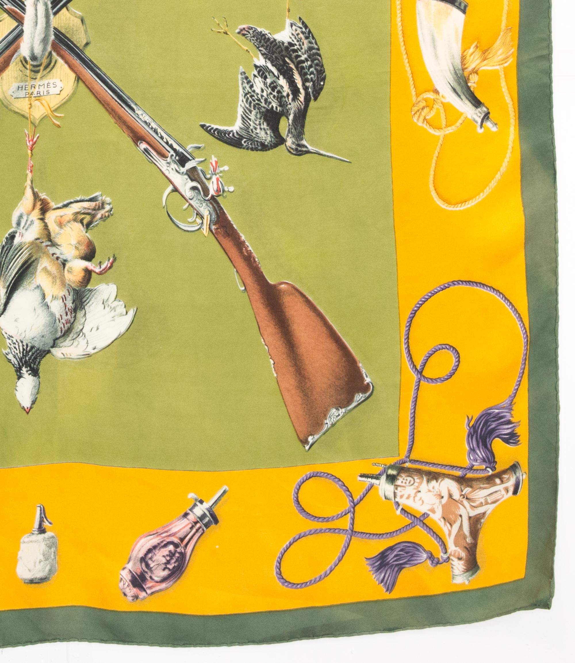Pañuelo de seda Hermes Les Fusils by H. de Linares en venta 1