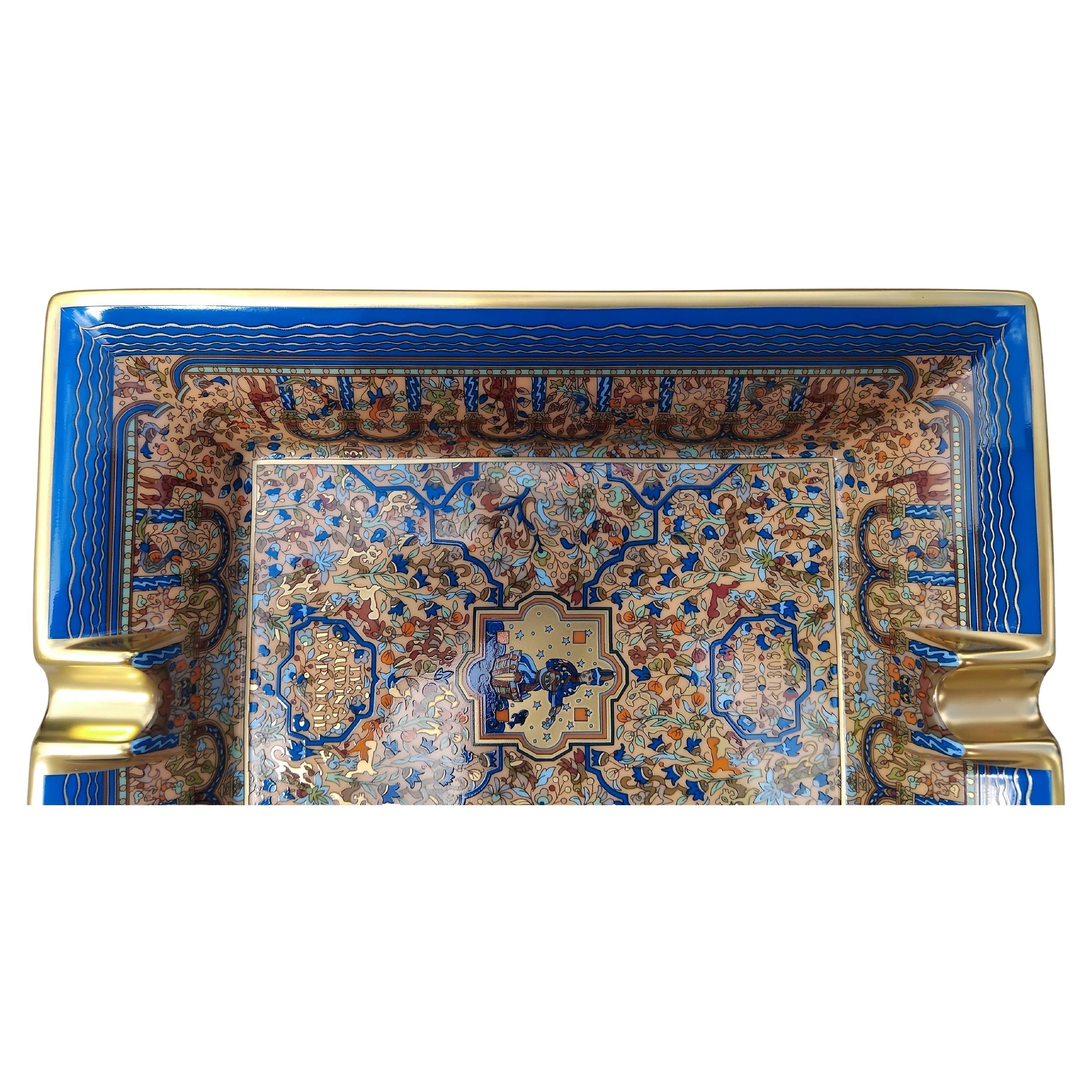 Brown Hermès Les Jardins d'Arménie Cigar Ashtray Cgange Tray Porcelain Gold Armenia For Sale