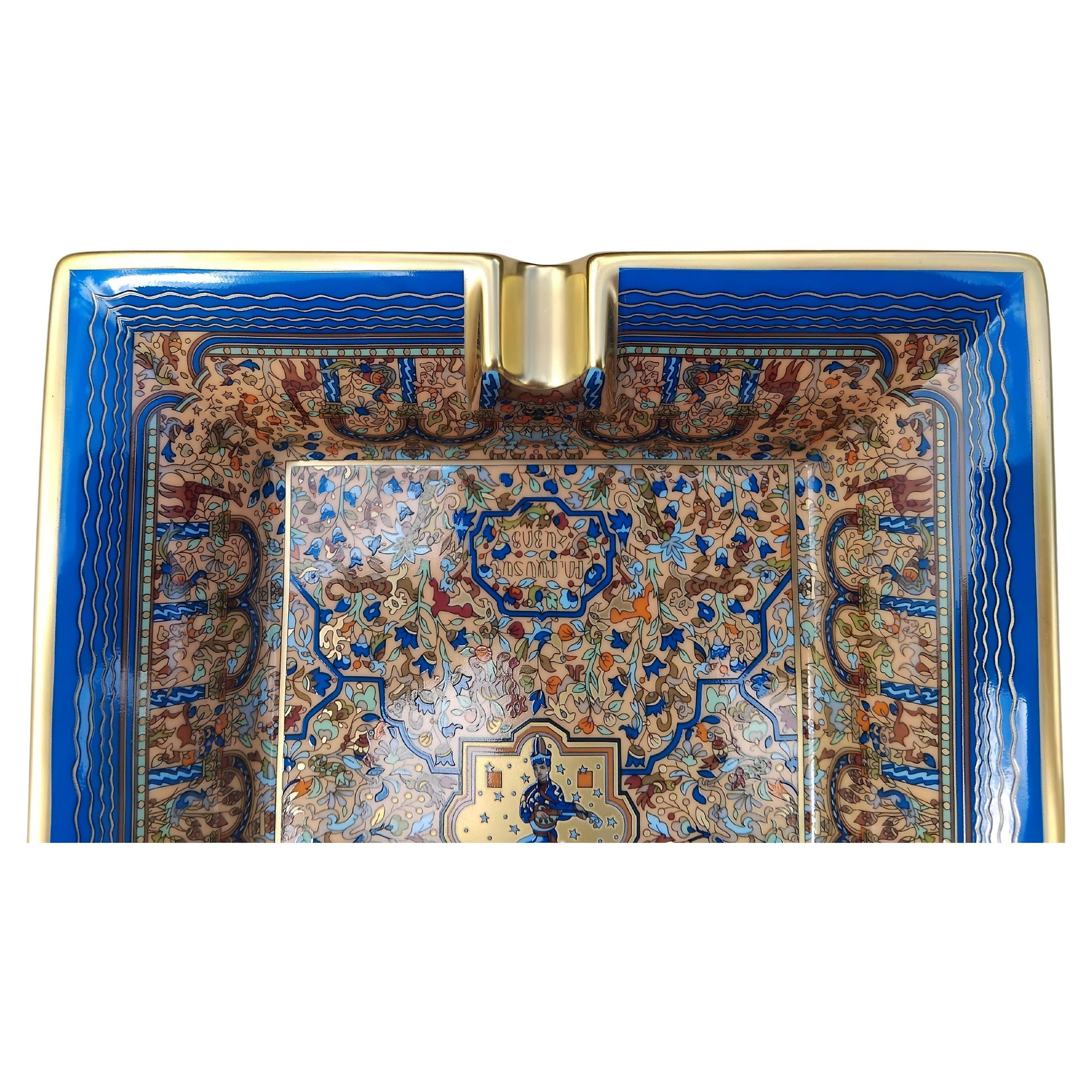 Women's or Men's Hermès Les Jardins d'Arménie Cigar Ashtray Cgange Tray Porcelain Gold Armenia For Sale