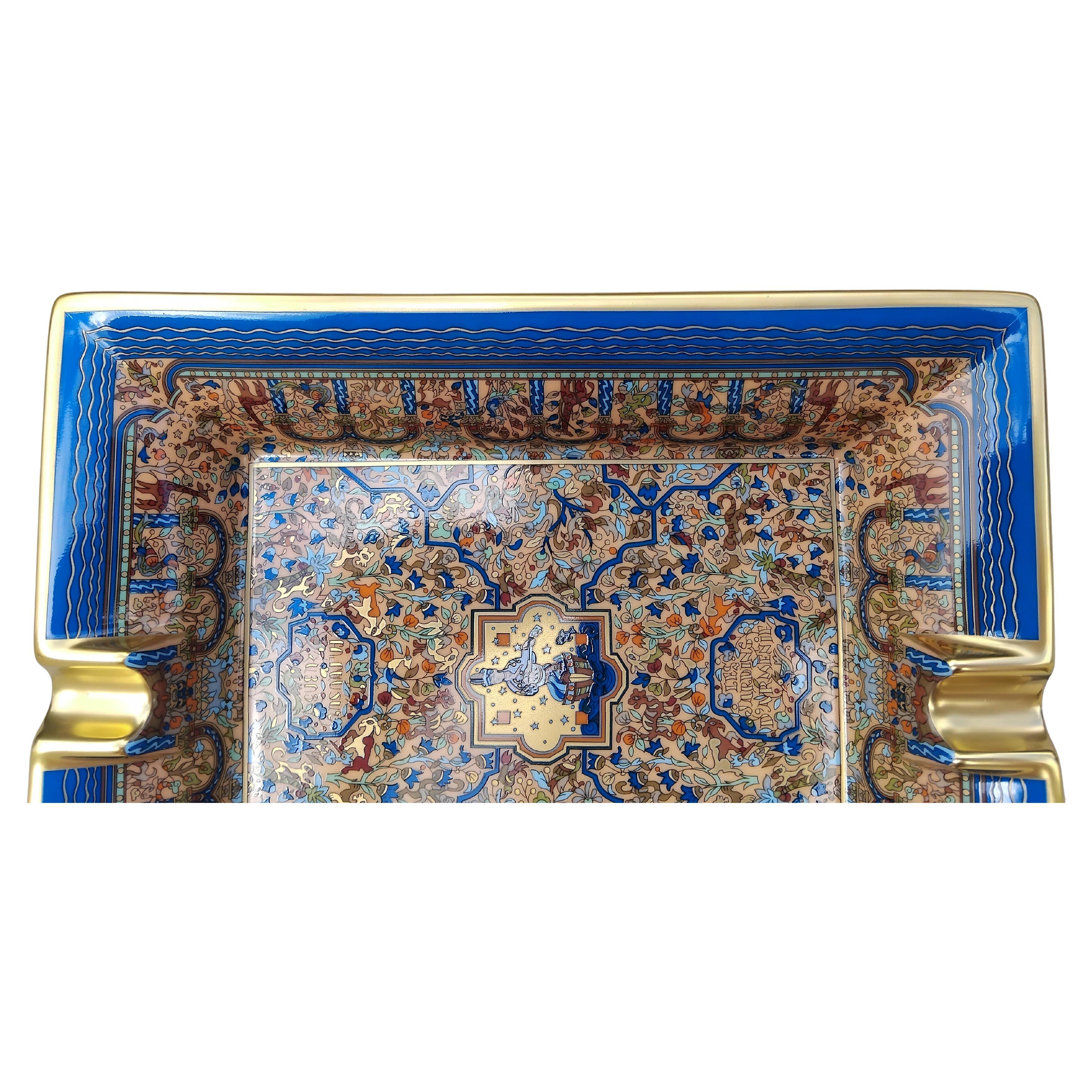 Hermès Les Jardins d'Arménie Cigar Ashtray Cgange Tray Porcelain Gold Armenia For Sale 1