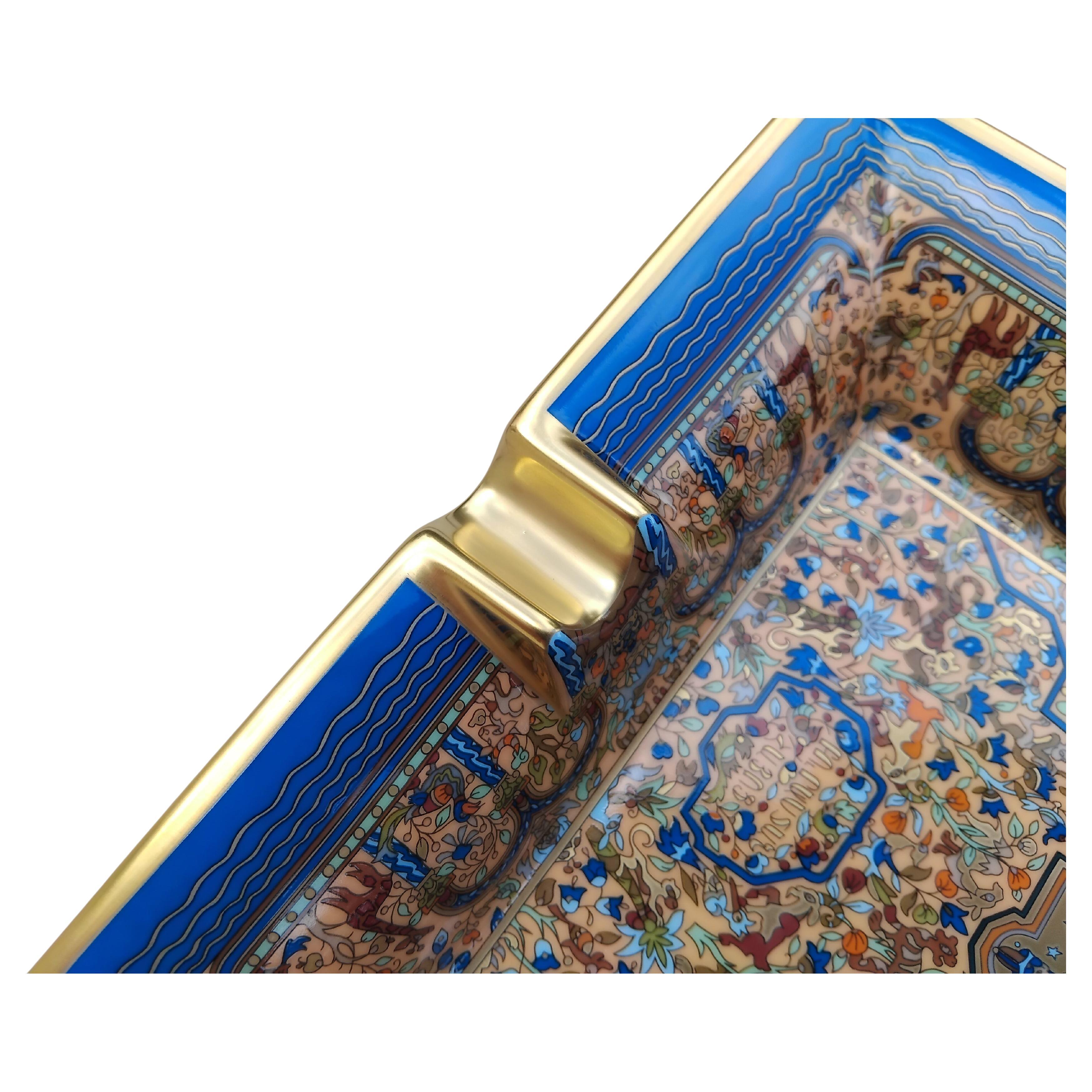 Hermès Les Jardins d'Arménie Cigar Ashtray Cgange Tray Porcelain Gold Armenia For Sale 2