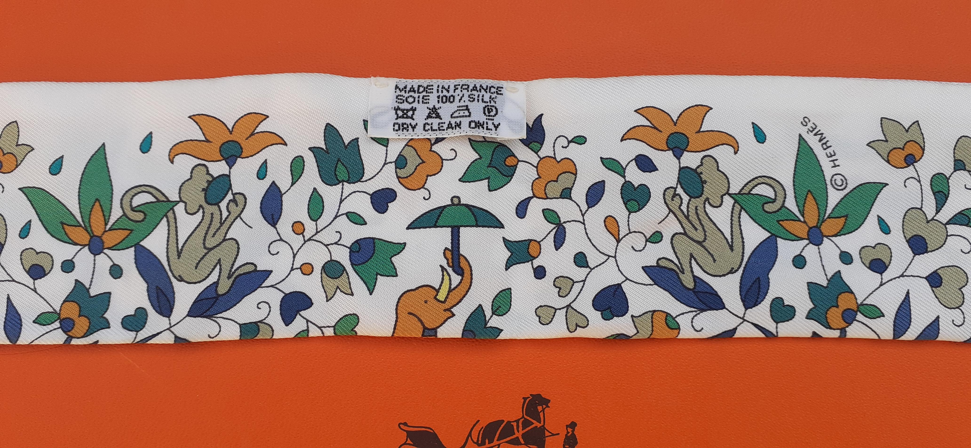 Cute Authentic Hermès Scarf

« Twilly » Version

Print: “Les Jardins d'Arménie